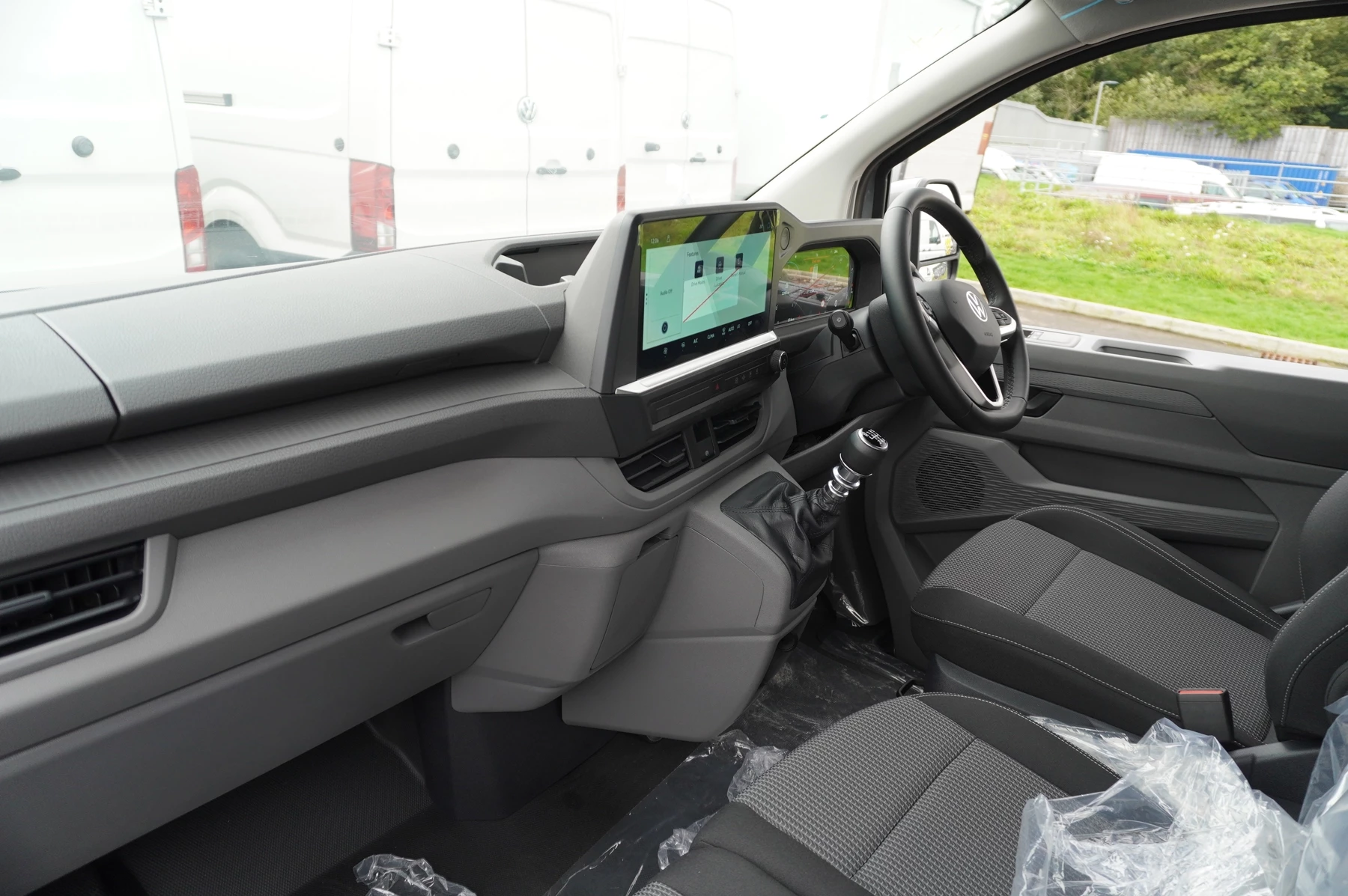 Volkswagen-Transporter-image-5