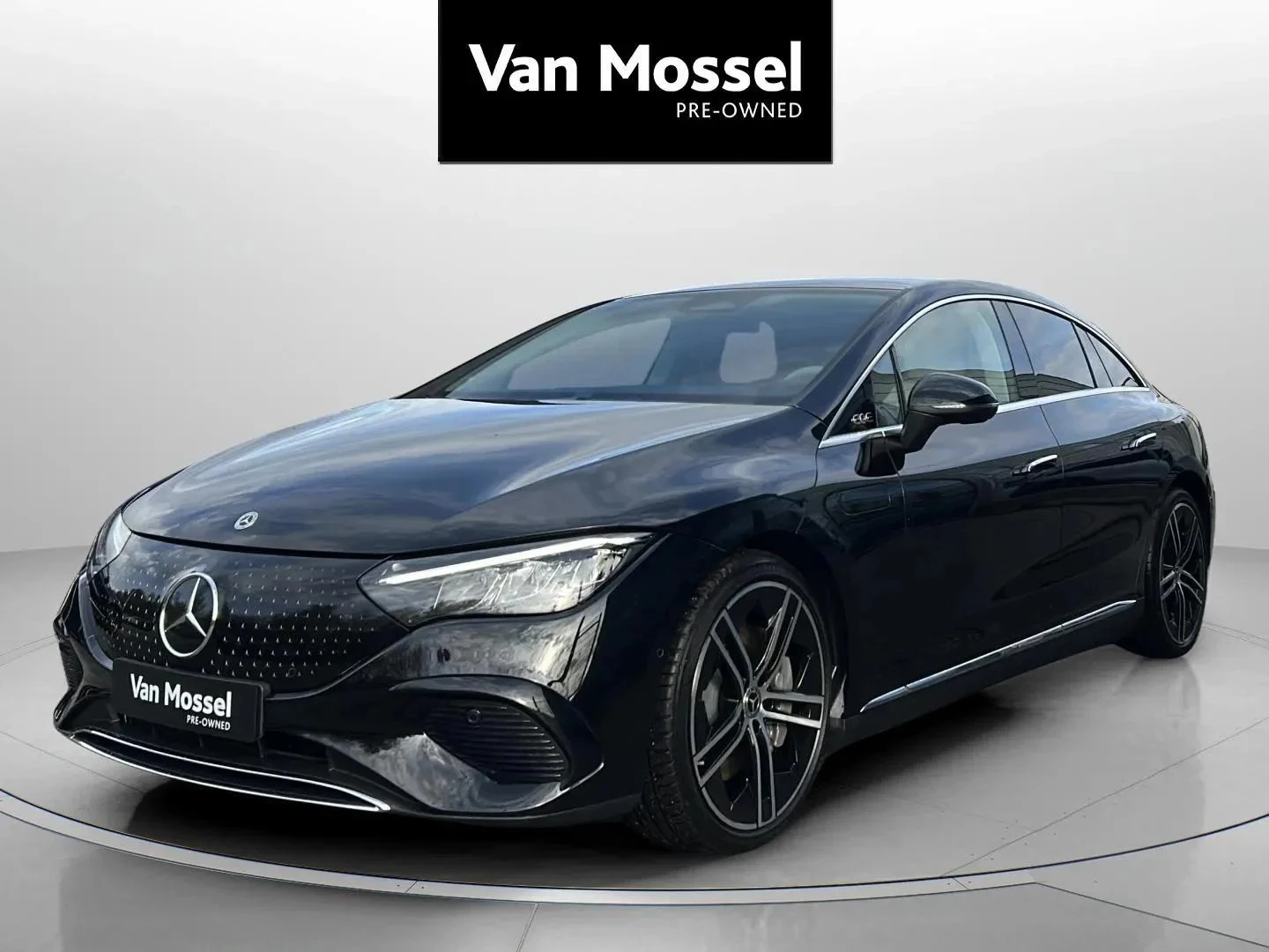 Mercedes-Benz-EQE-image-0