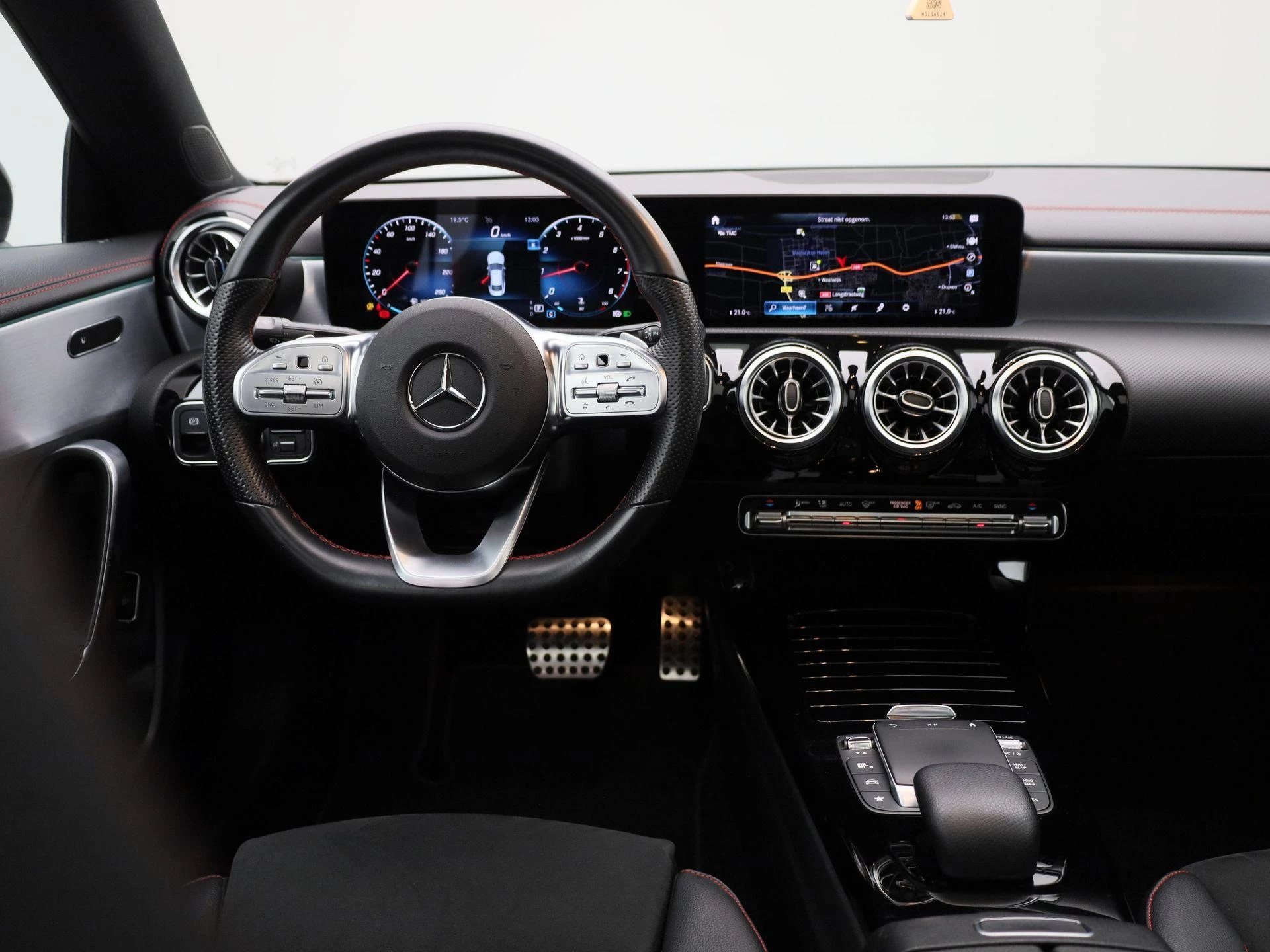 Mercedes-Benz CLA 200 Business Solution AMG