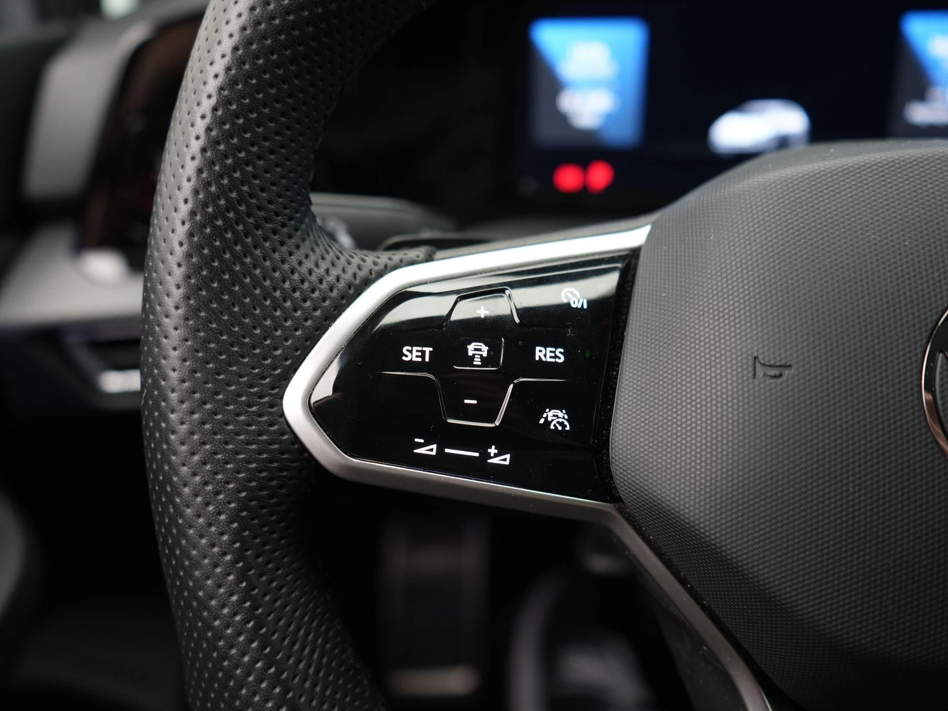 Volkswagen-Golf-image-32