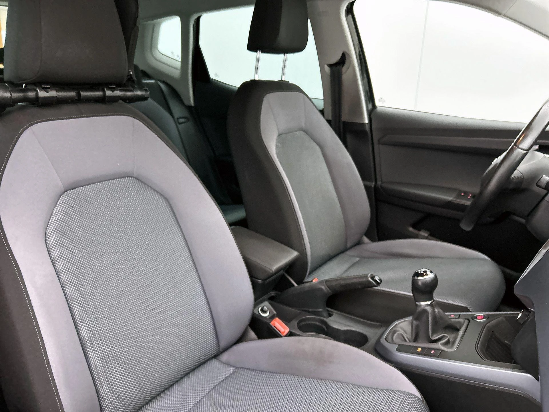SEAT-Arona-image-32
