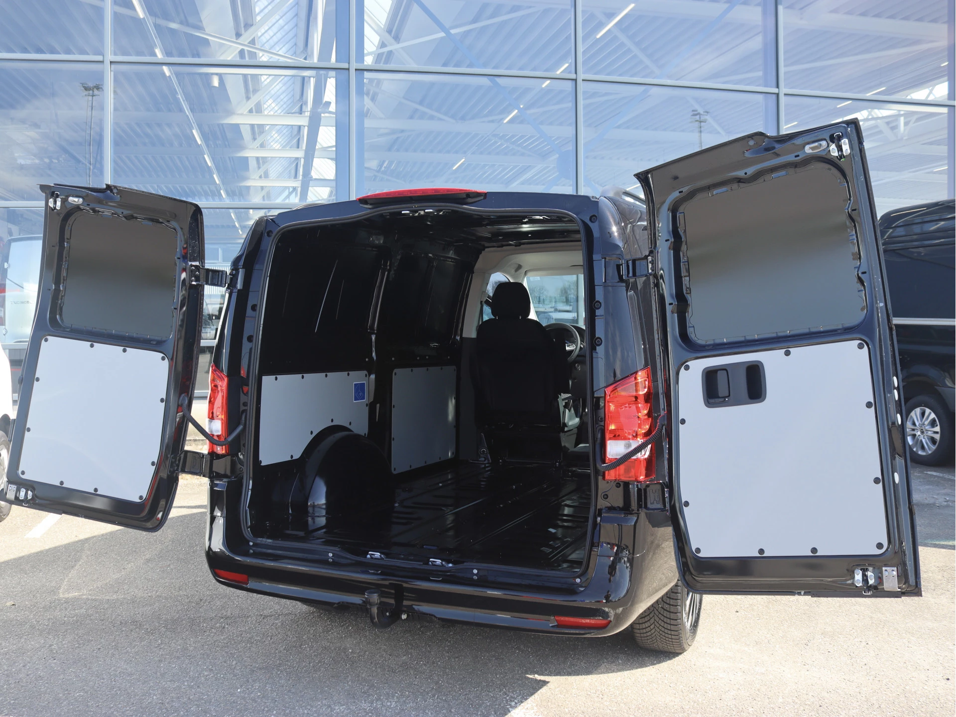 Mercedes-Benz-Vito-image-2