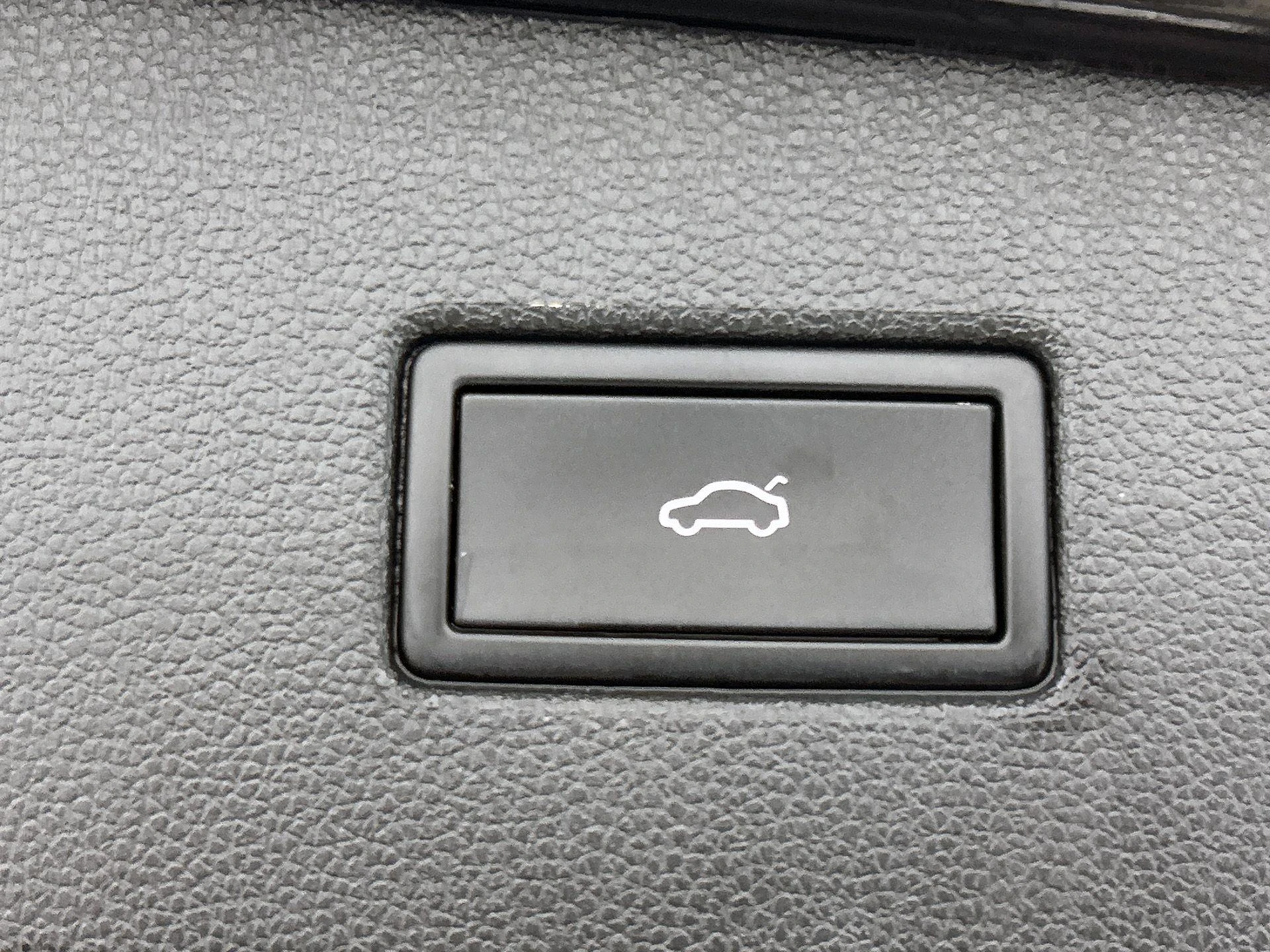 Volkswagen-Tiguan-image-7