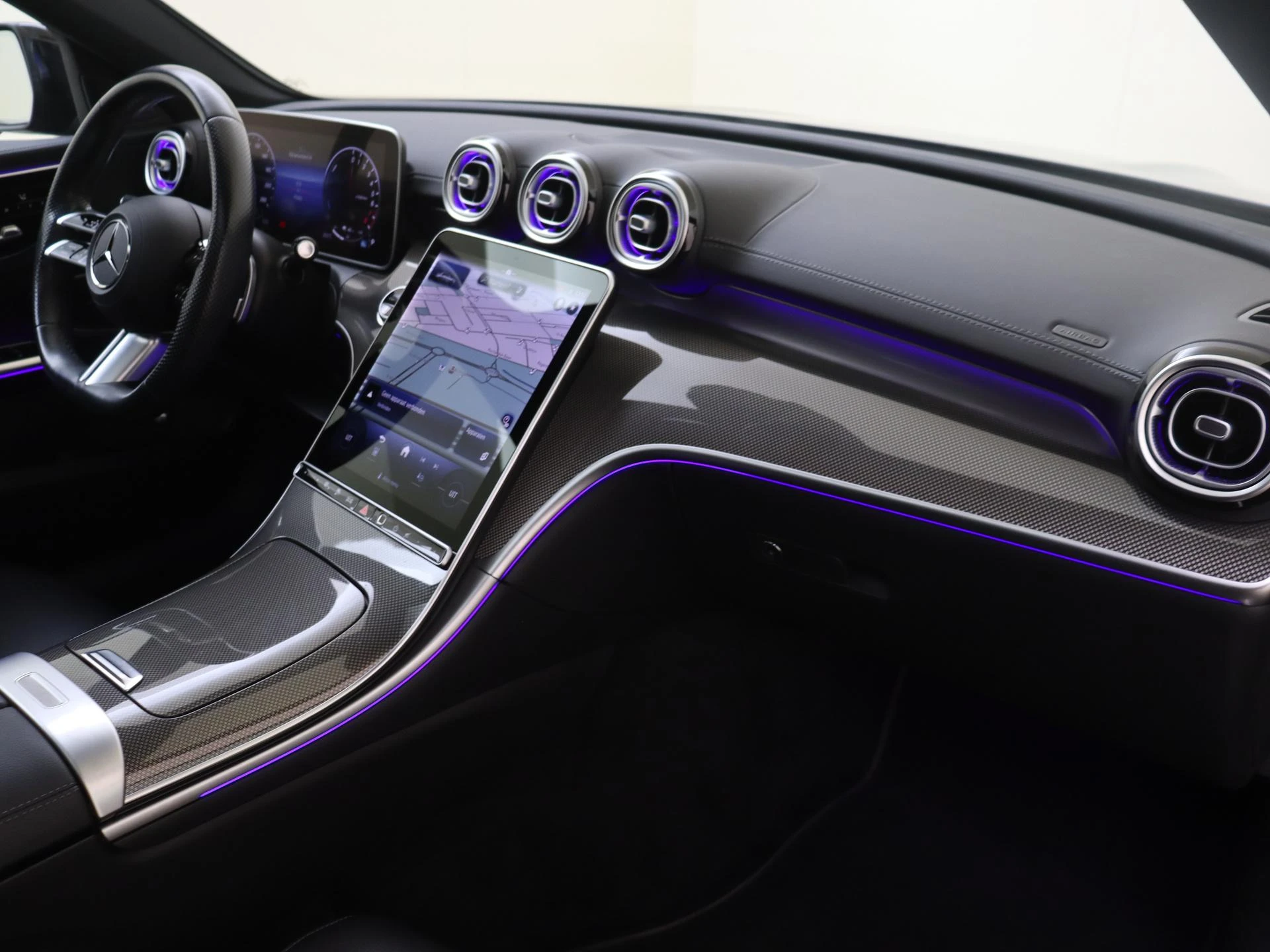 Mercedes-Benz-C-Klasse-image-4