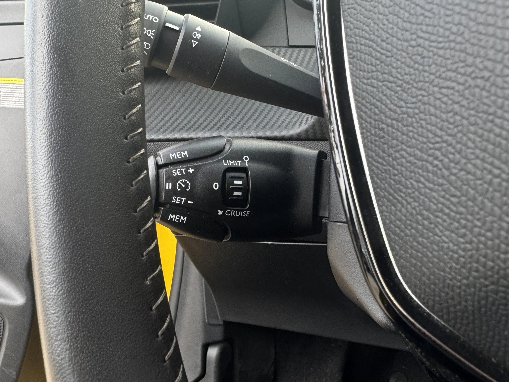 Peugeot-e-208-image-16