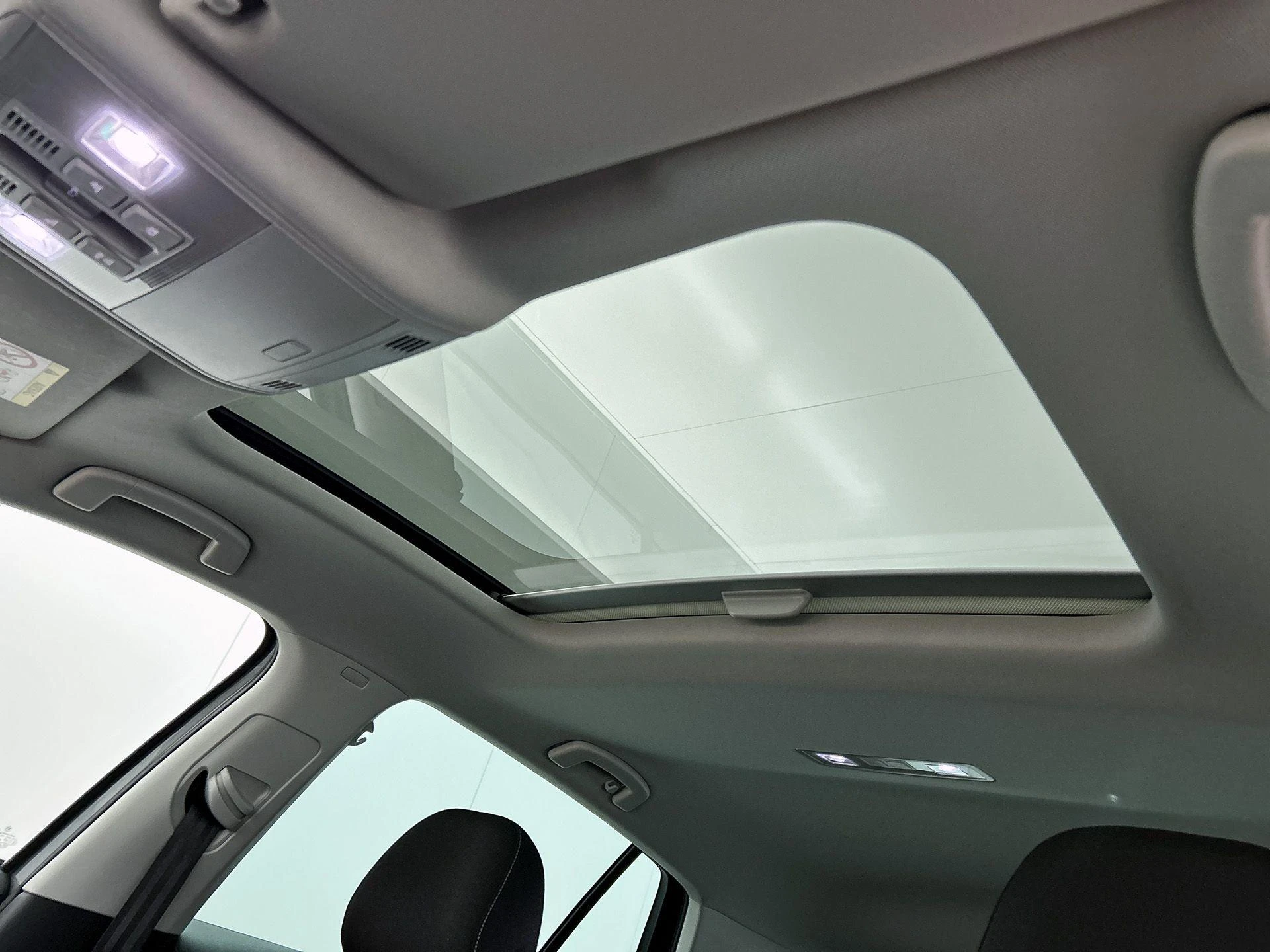 Volkswagen-Golf-image-29