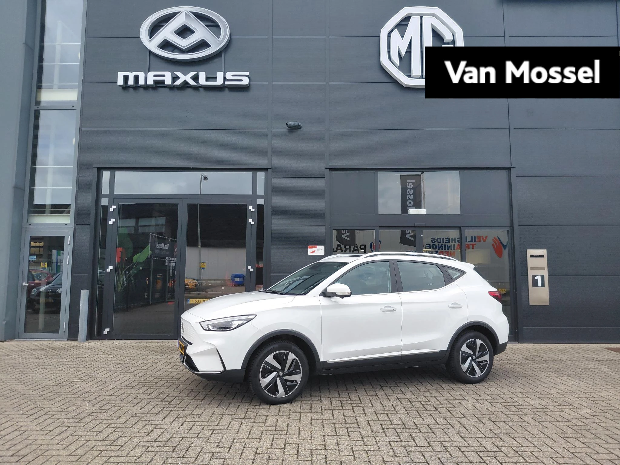 MG-ZS EV-image-0