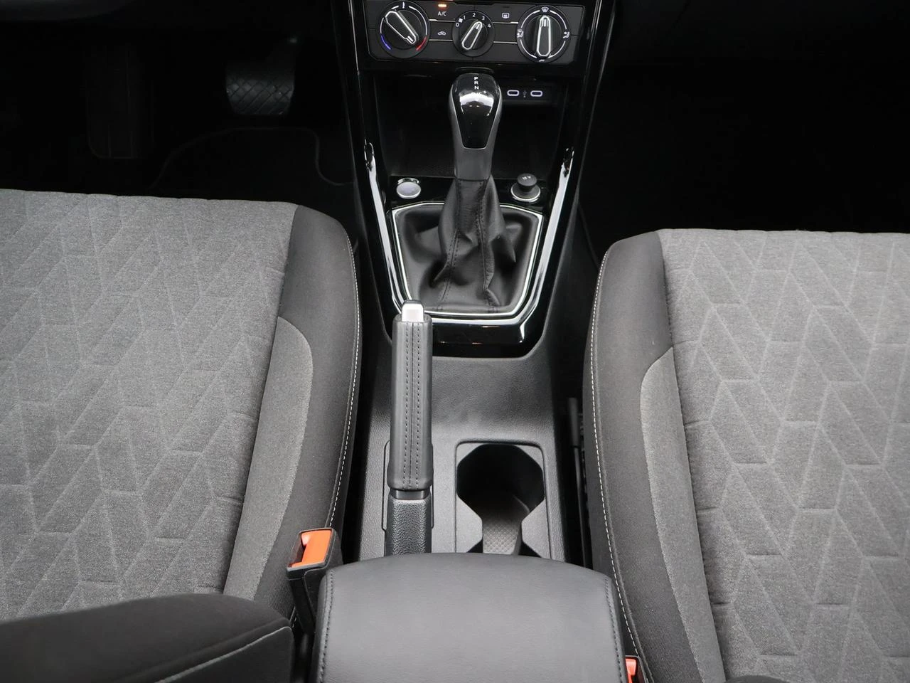 Volkswagen-T-Cross-image-19