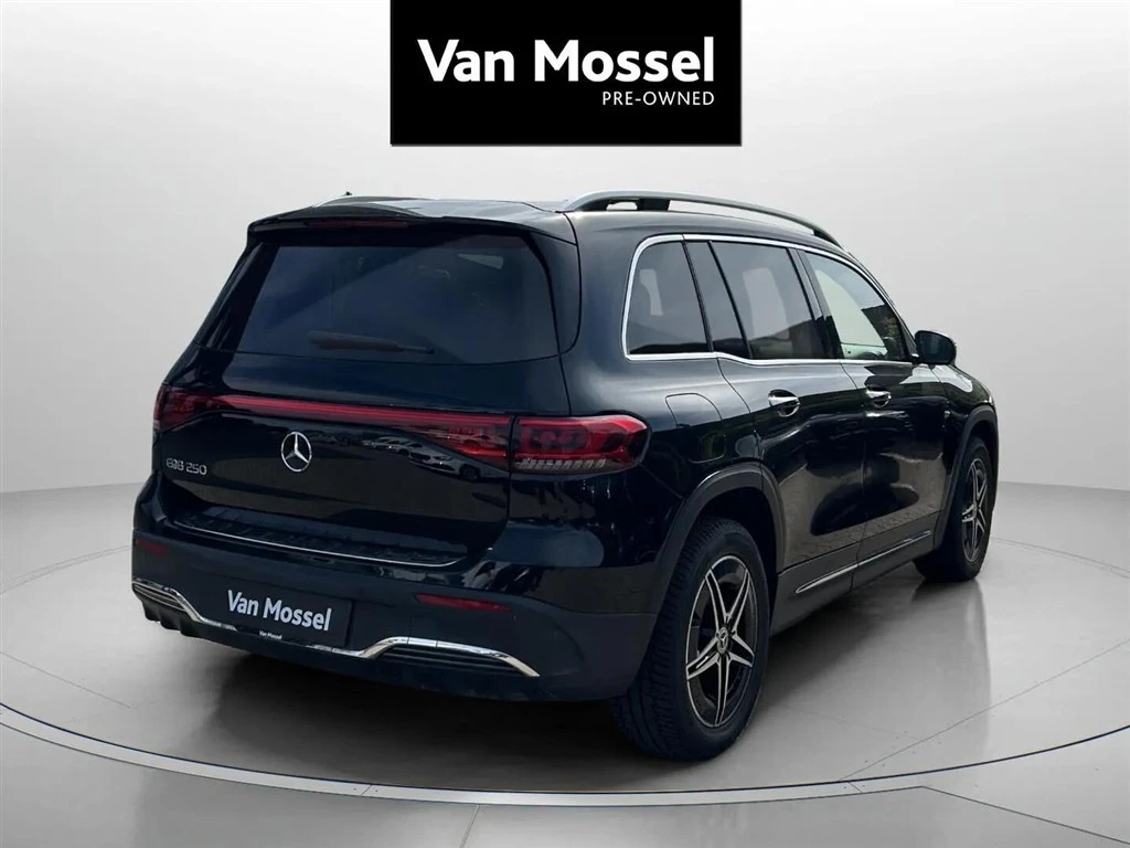 Mercedes-Benz-EQB-image-4