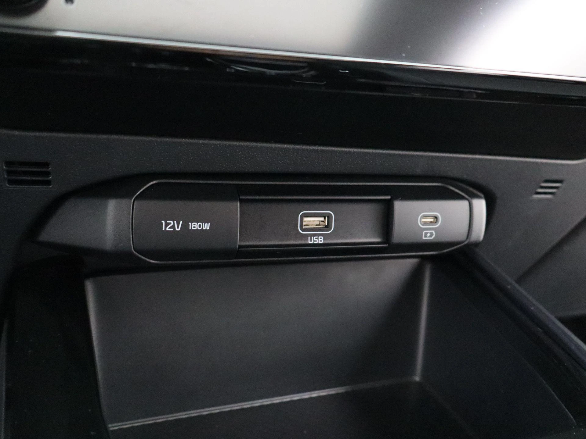 Kia-Niro-image-23