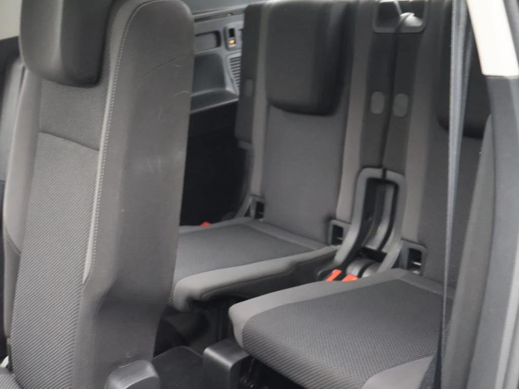Volkswagen Touran Touran Trendline 1.5TSI 150PK *PANODAK*7 ZITPLAATSEN*CAMERA*ACC*PDC*APP-CONNECT*...*