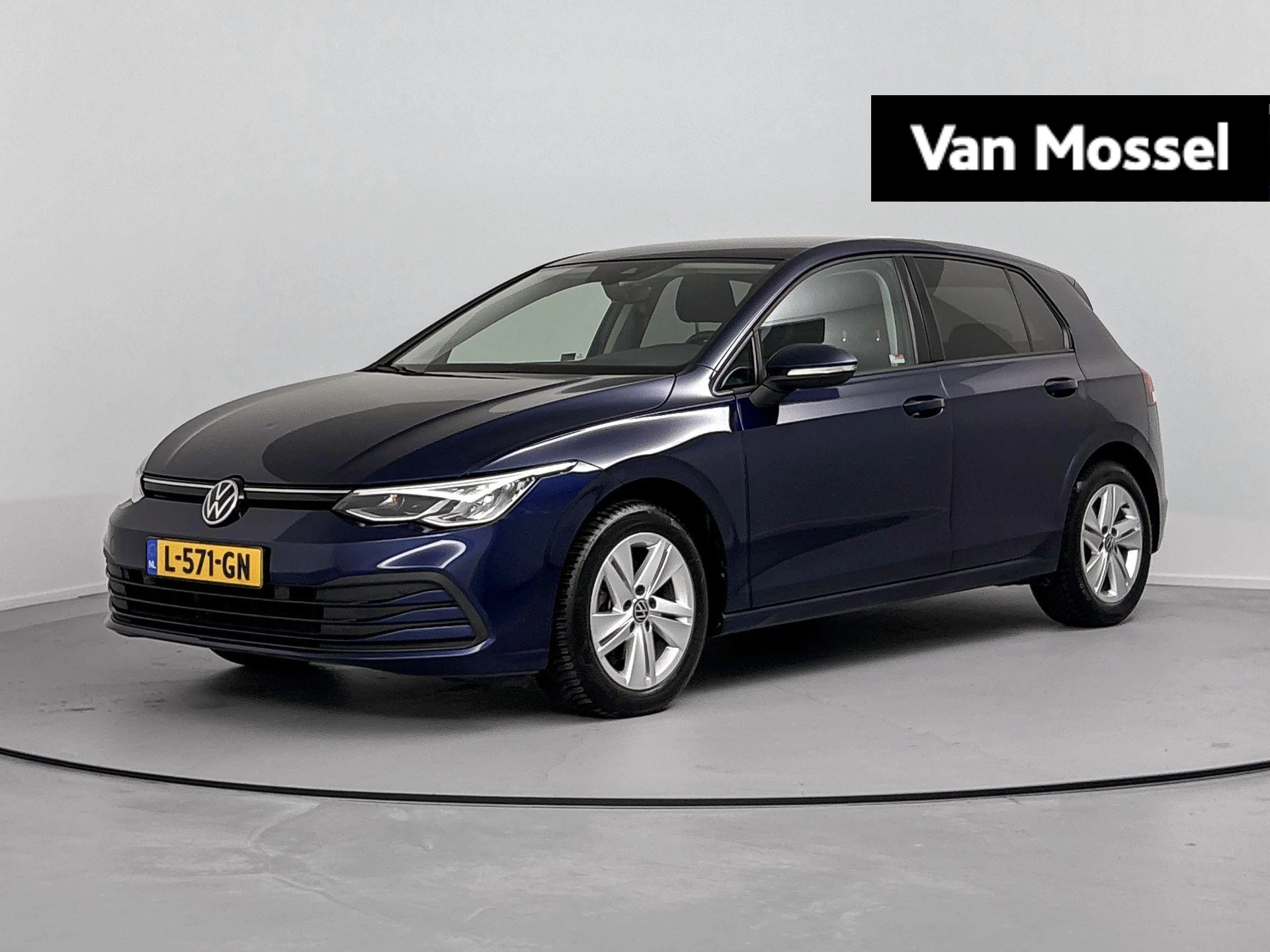 Volkswagen-Golf-image-0