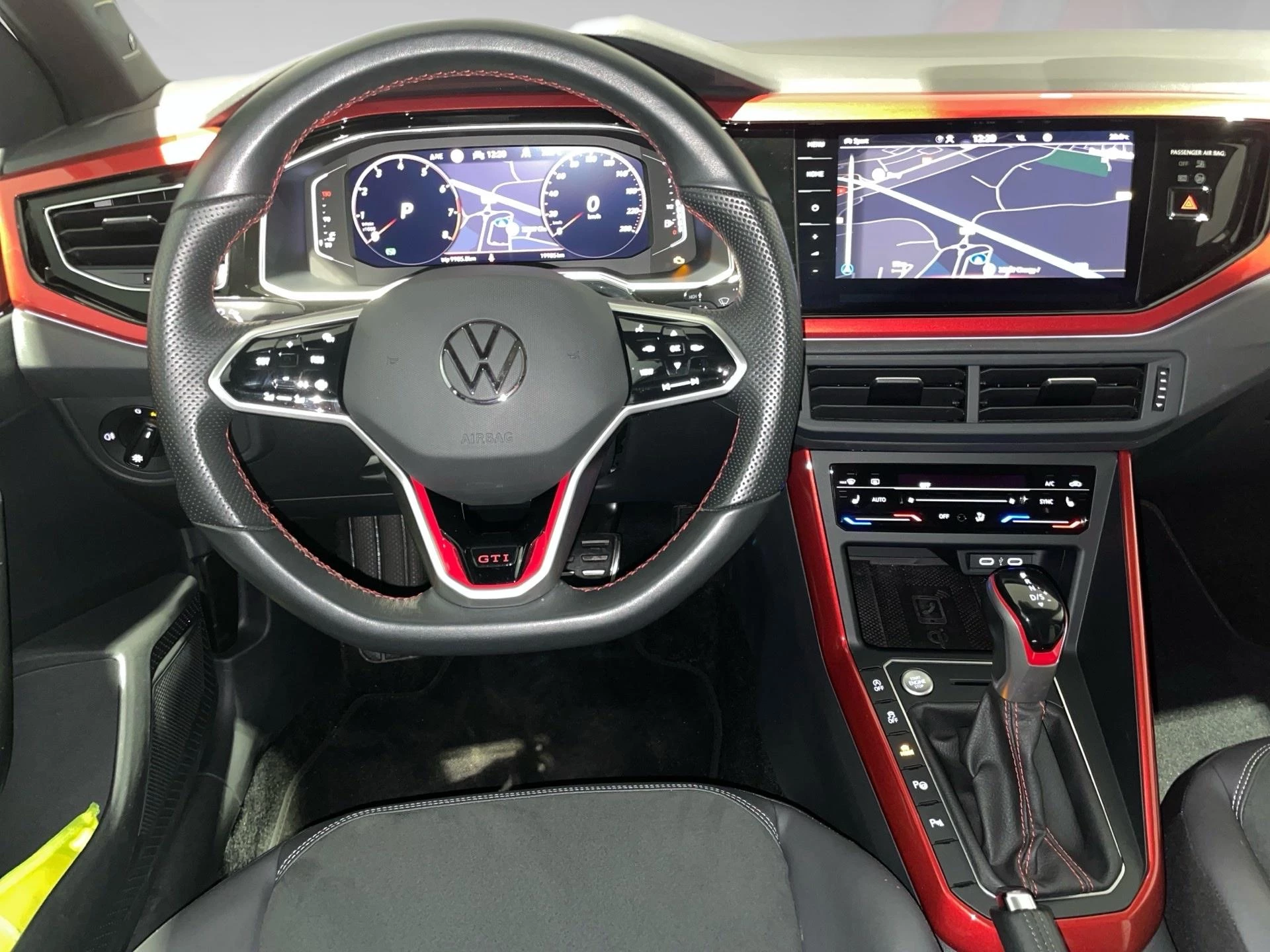 Volkswagen-Polo-image-5