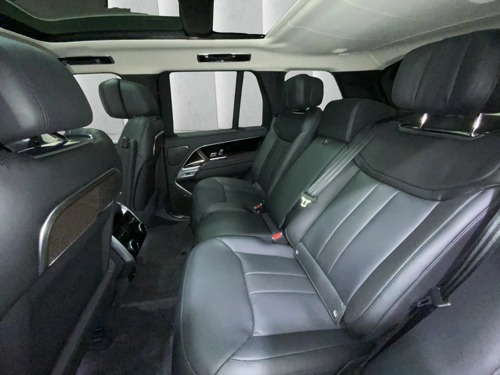 Land Rover-Range Rover-image-7