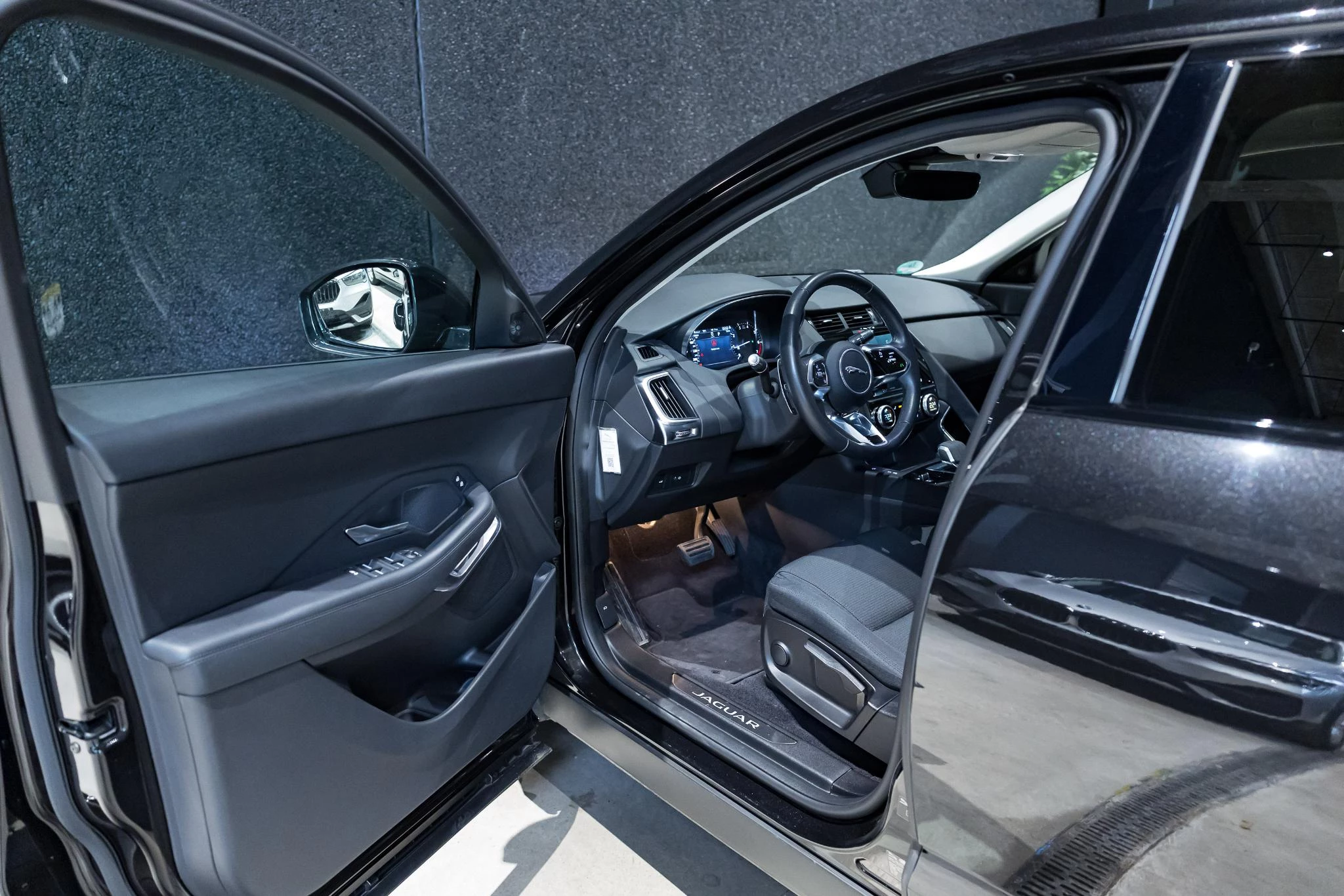 Jaguar-E-PACE-image-12