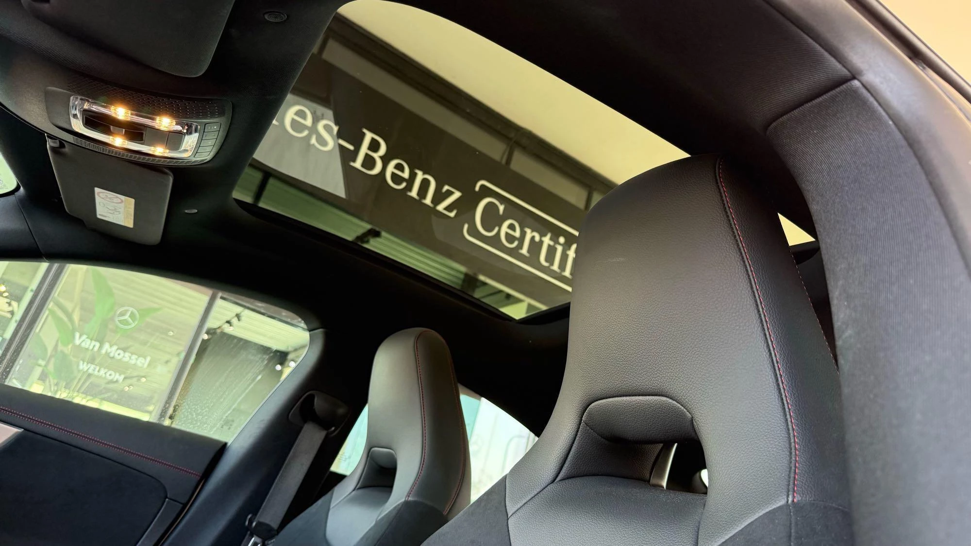 Mercedes-Benz CLA 200 Star Edition + AMG + PANORAMISCH DAK + TREKHAAK + KEY LESS +