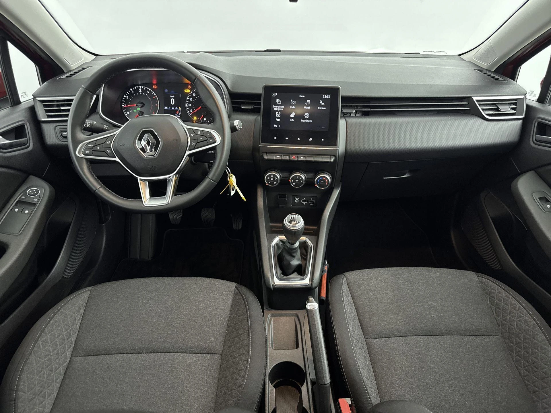 Renault-Clio-image-16