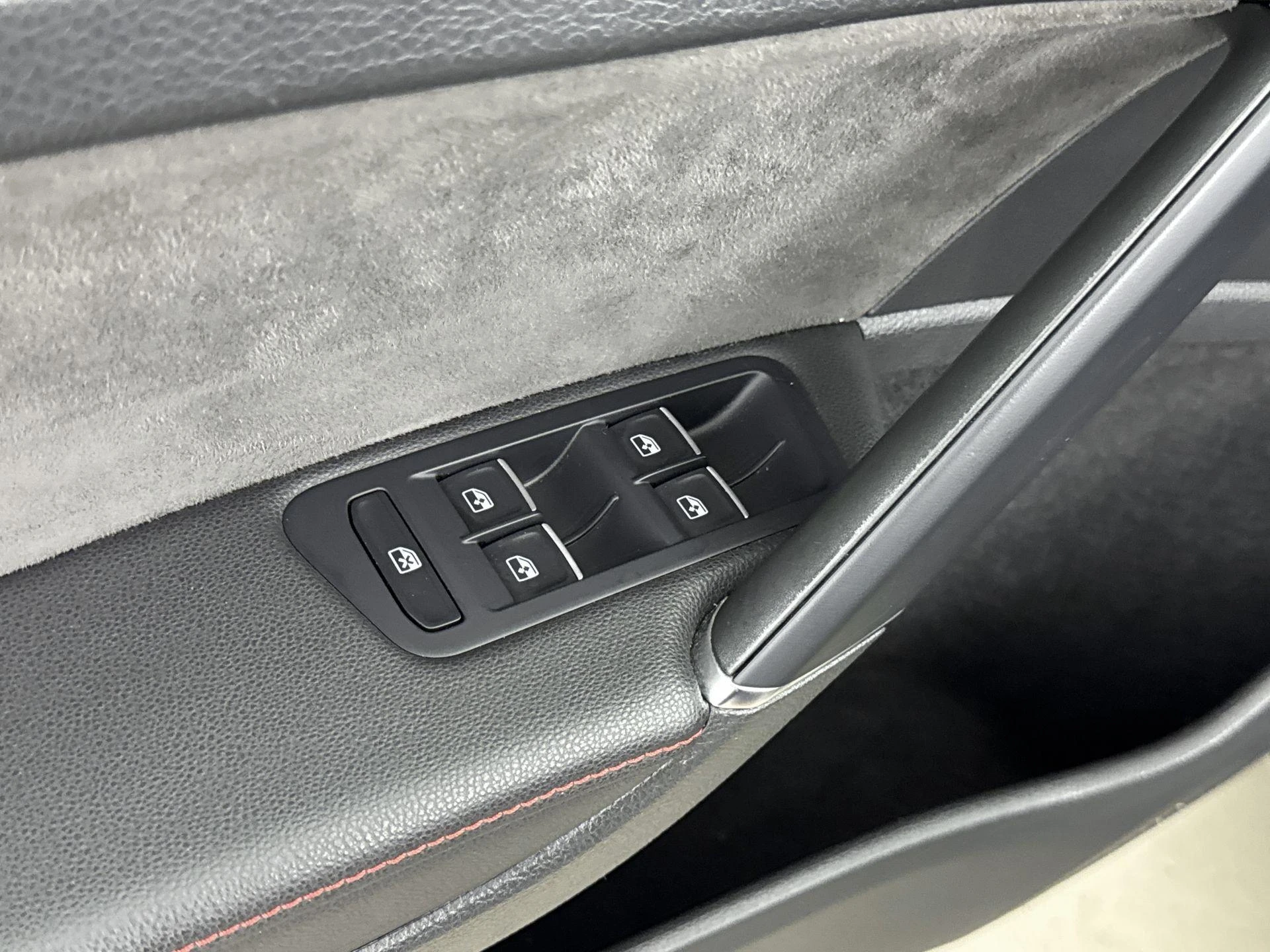 Volkswagen-Golf-image-19