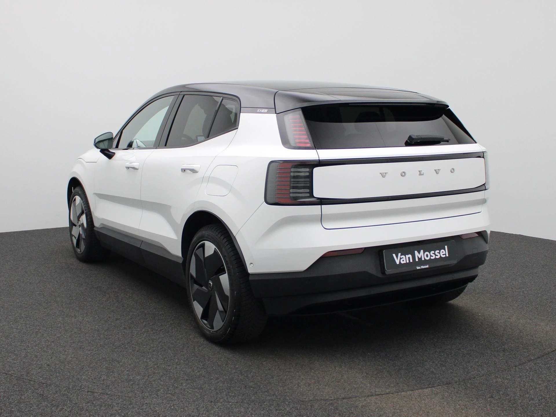 Volvo-EX30-image-1