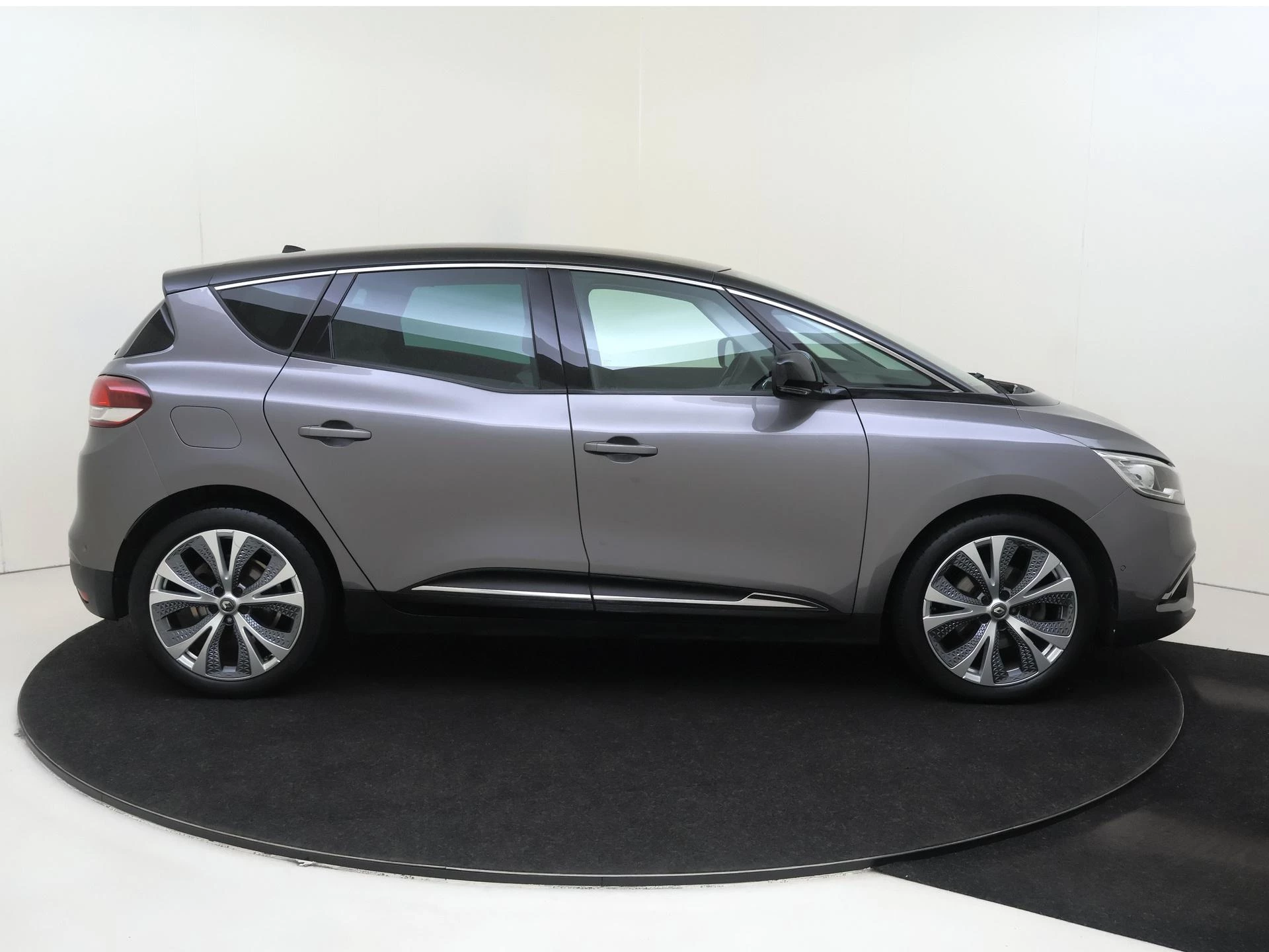 Renault-Scénic-image-11