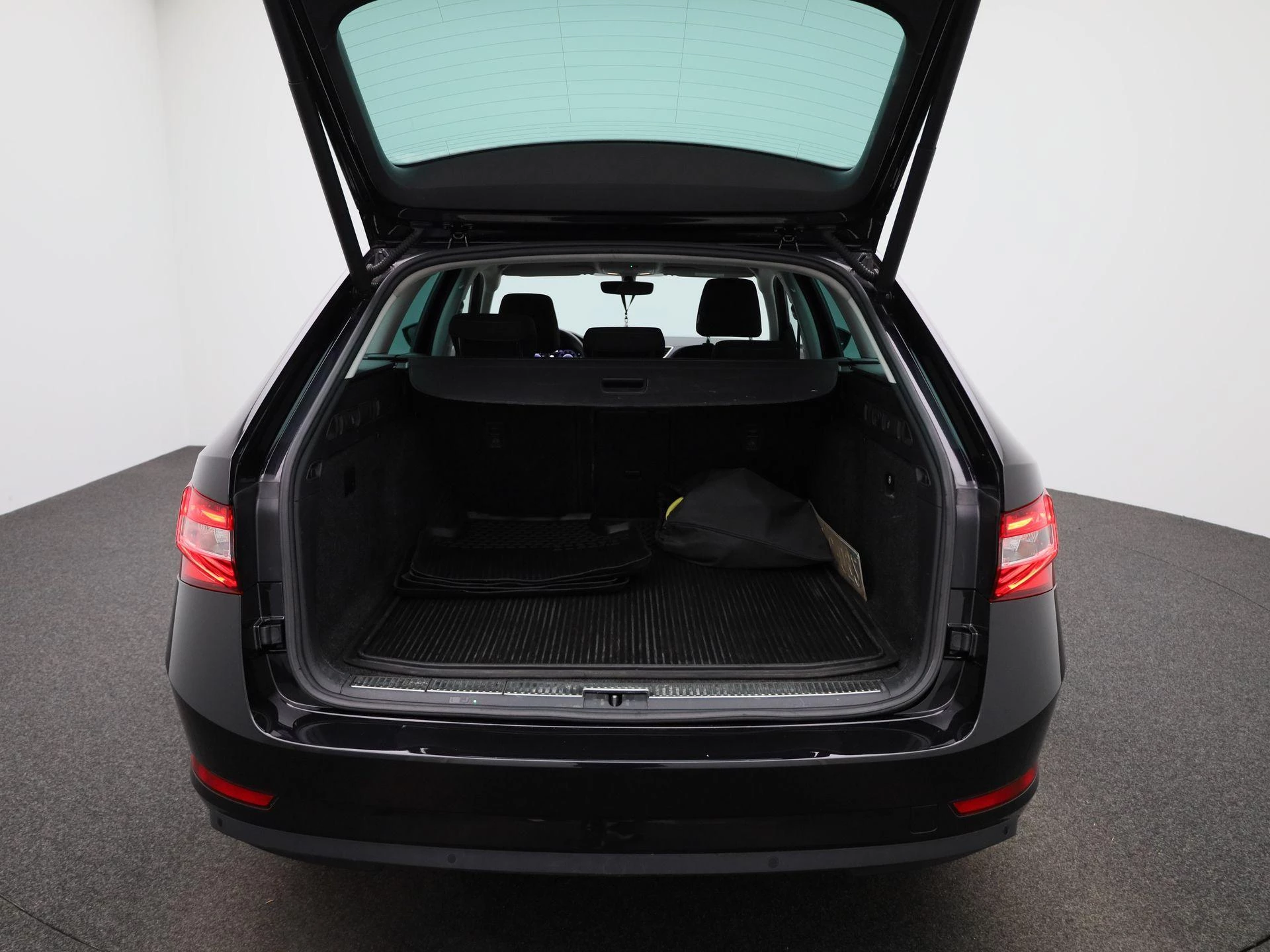 Škoda Superb 1.4 TSI iV Business Edition
