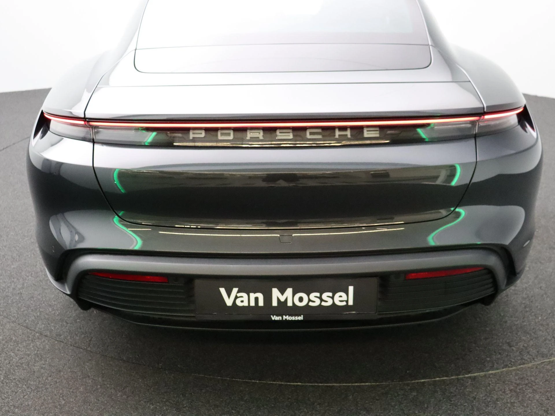 Porsche-Taycan-image-28
