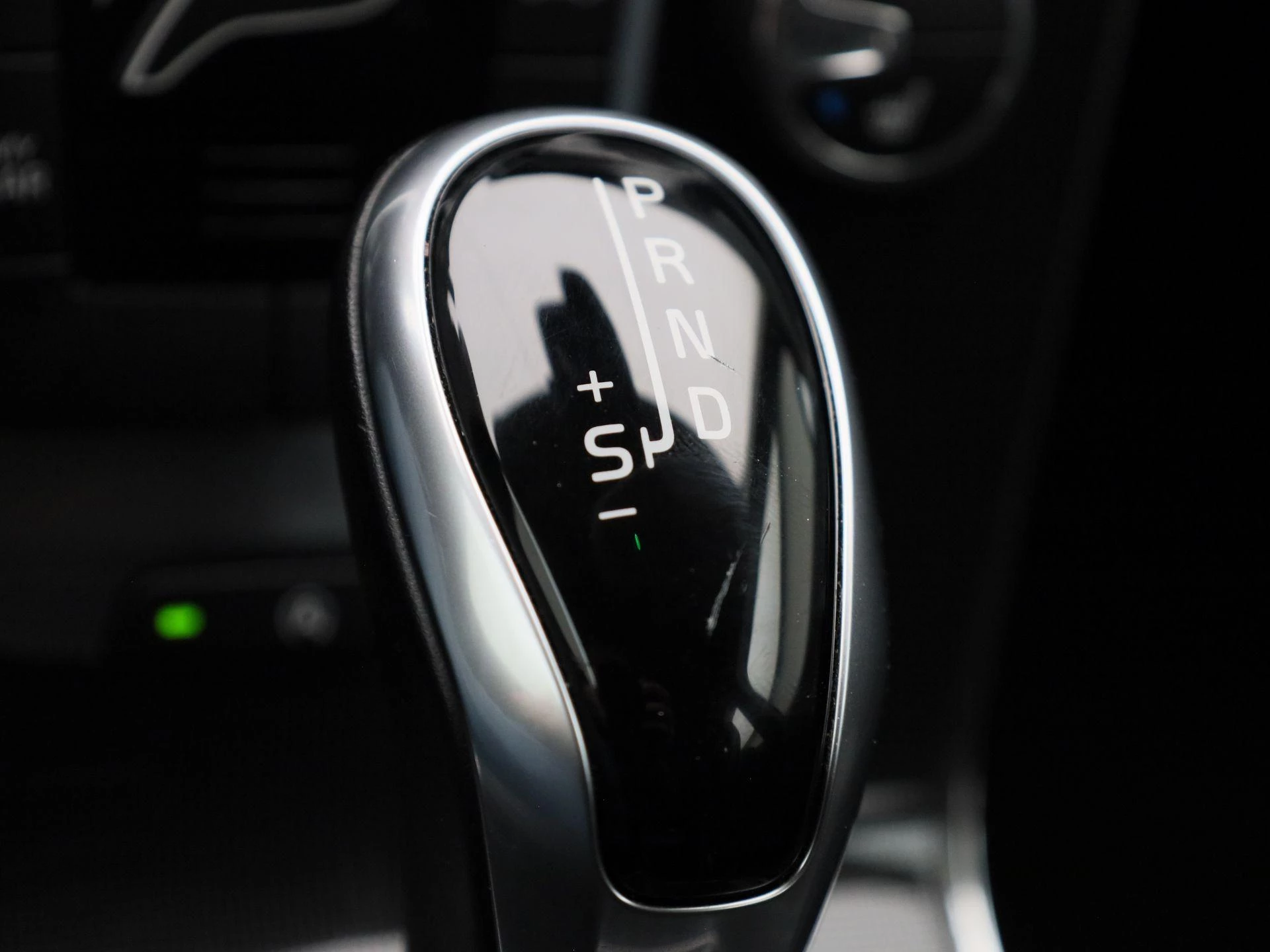 Volvo-V40-image-21