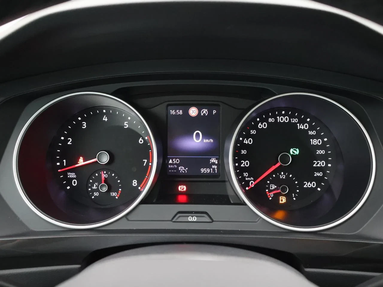 Volkswagen-Tiguan-image-13