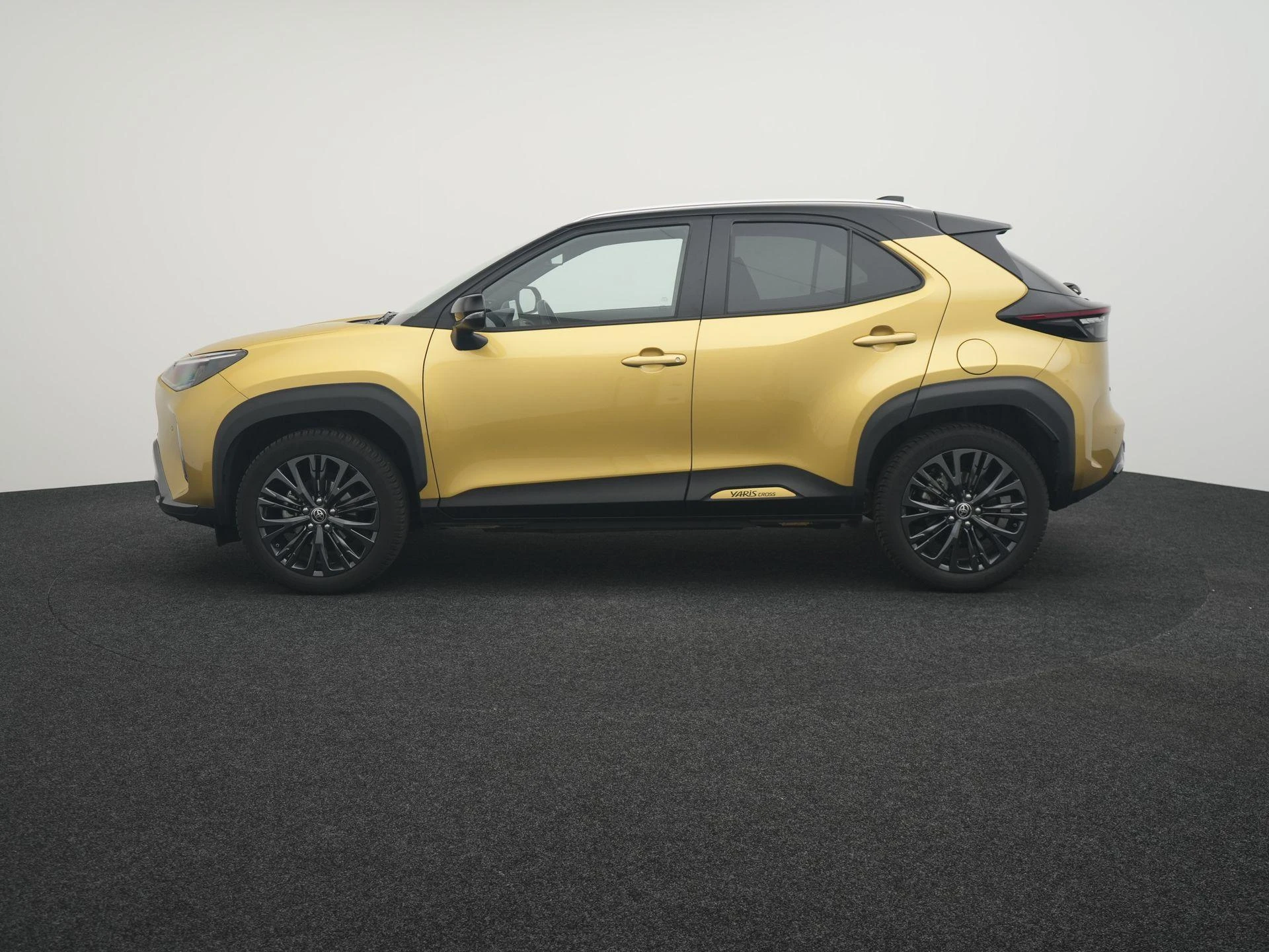 Toyota-Yaris Cross-image-3