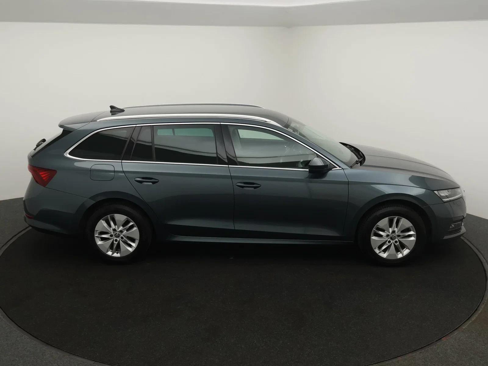 Škoda Octavia Combi Octavia Combi Clever 1.0TSI 110PK *TREKHAAK*VIRTUAL COCKPIT*CAMERA*NAVI*SFEERVERLICHTING*PDC*...*