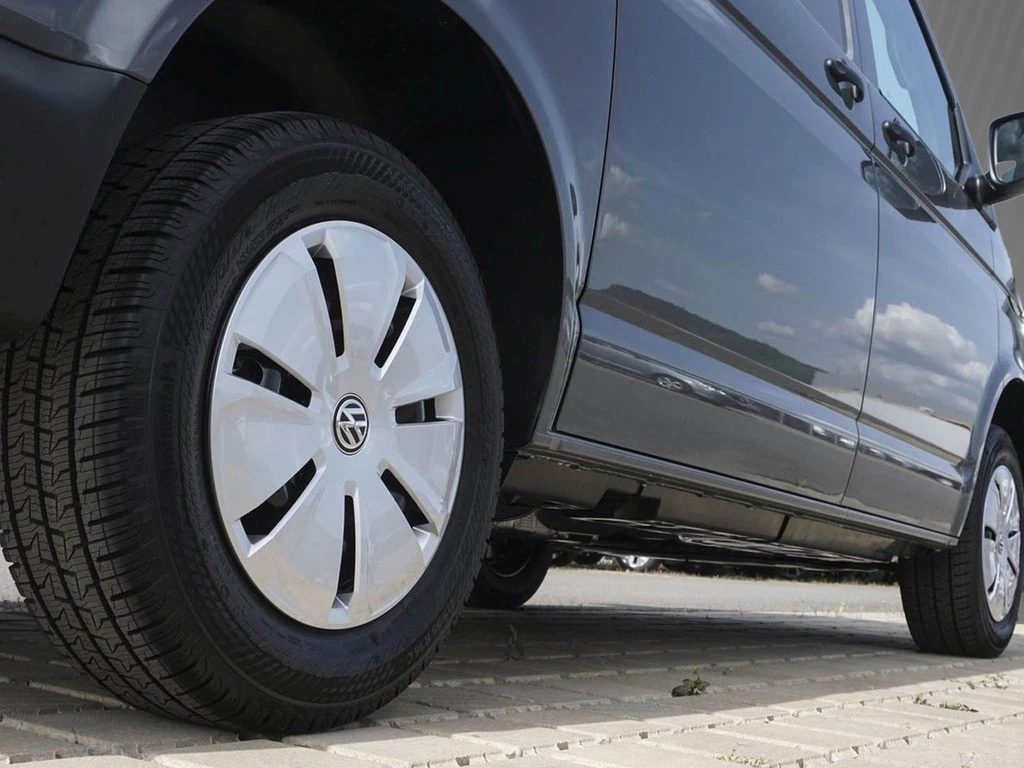 Volkswagen-Transporter-image-4