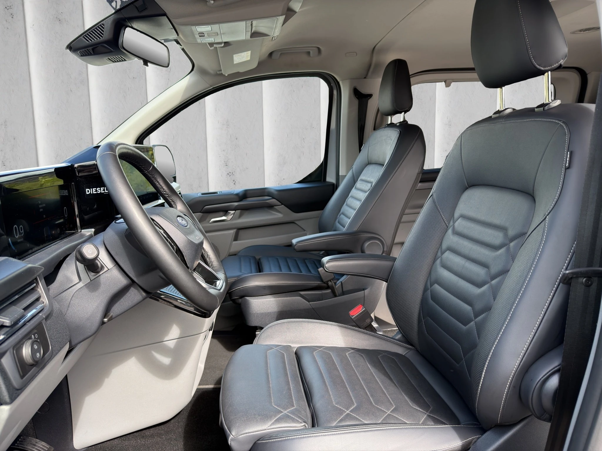 Ford-Tourneo Custom-image-9