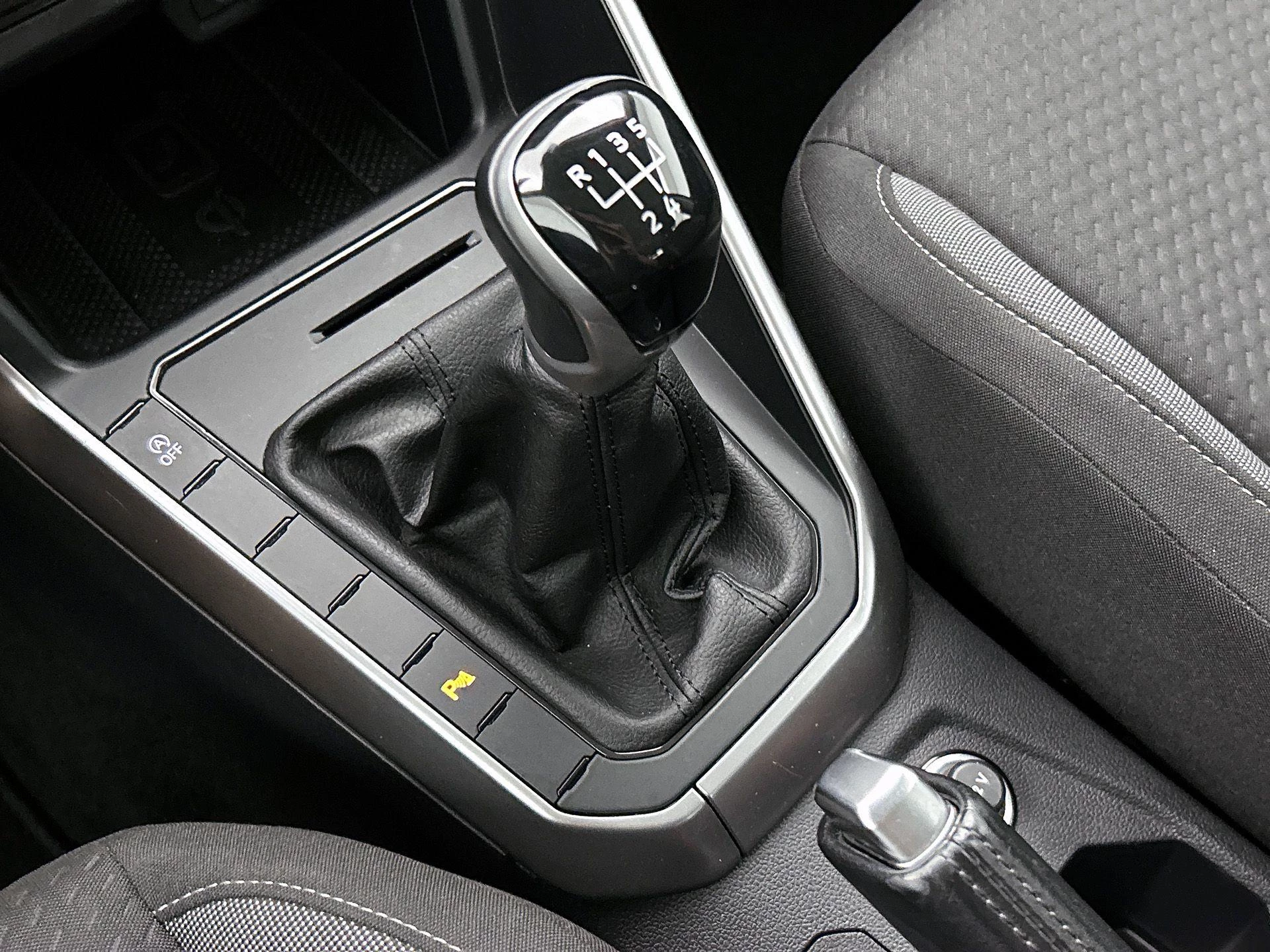 Volkswagen-Polo-image-20