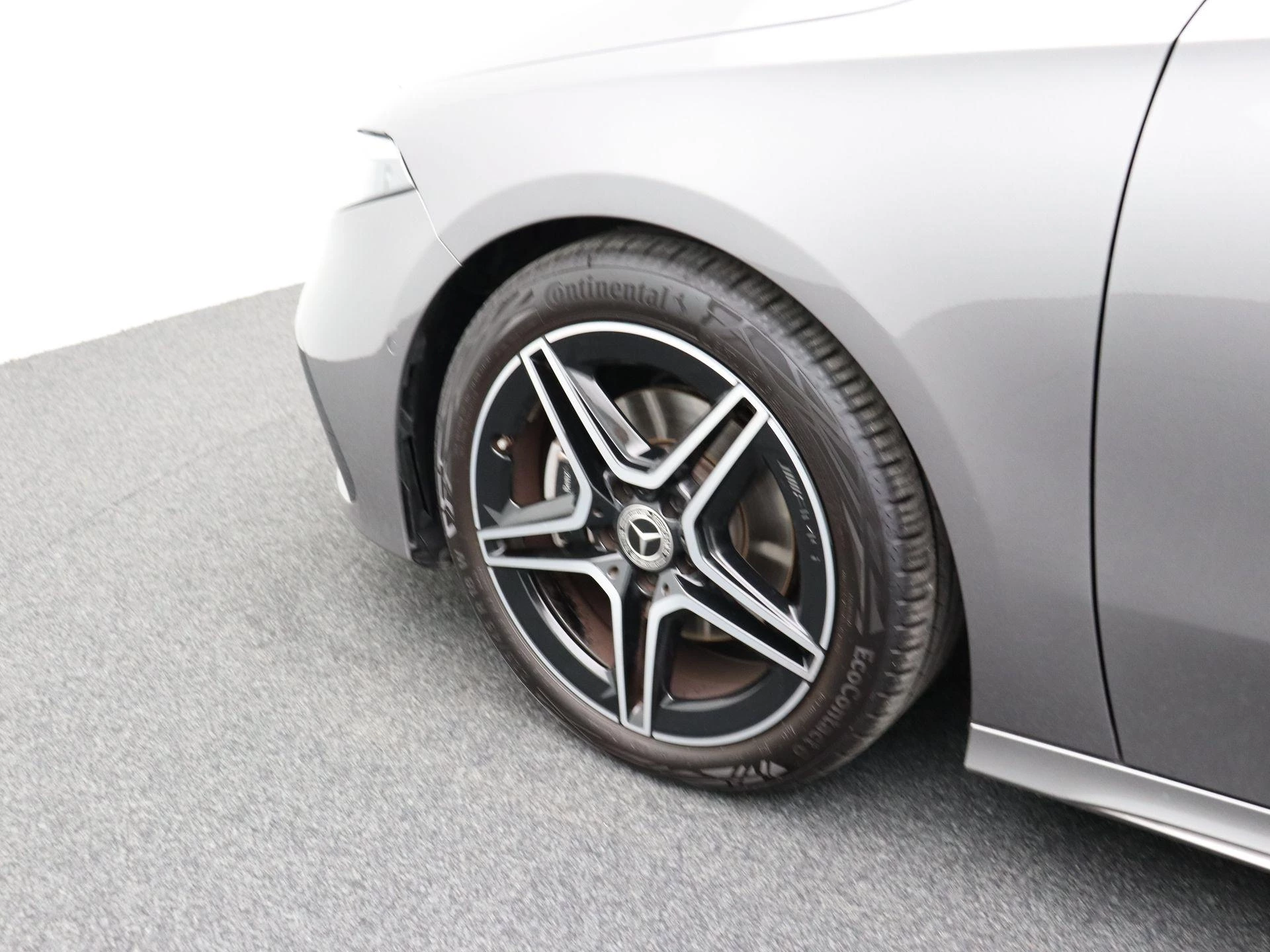 Mercedes-Benz A-Klasse 200 AMG Line + ADVANCED SOUND SYSTEM + NIGHTPAKKET + CAMERA +