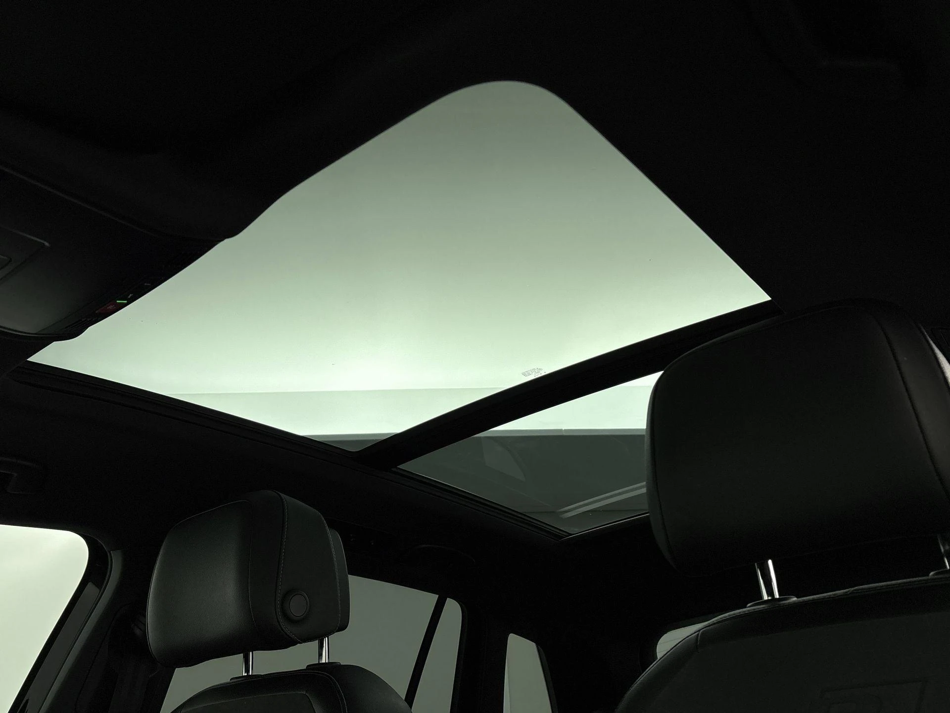 Volkswagen-Tiguan-image-11