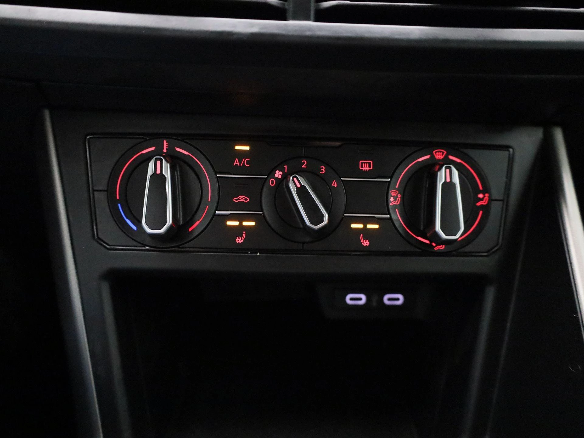 Volkswagen-Polo-image-19