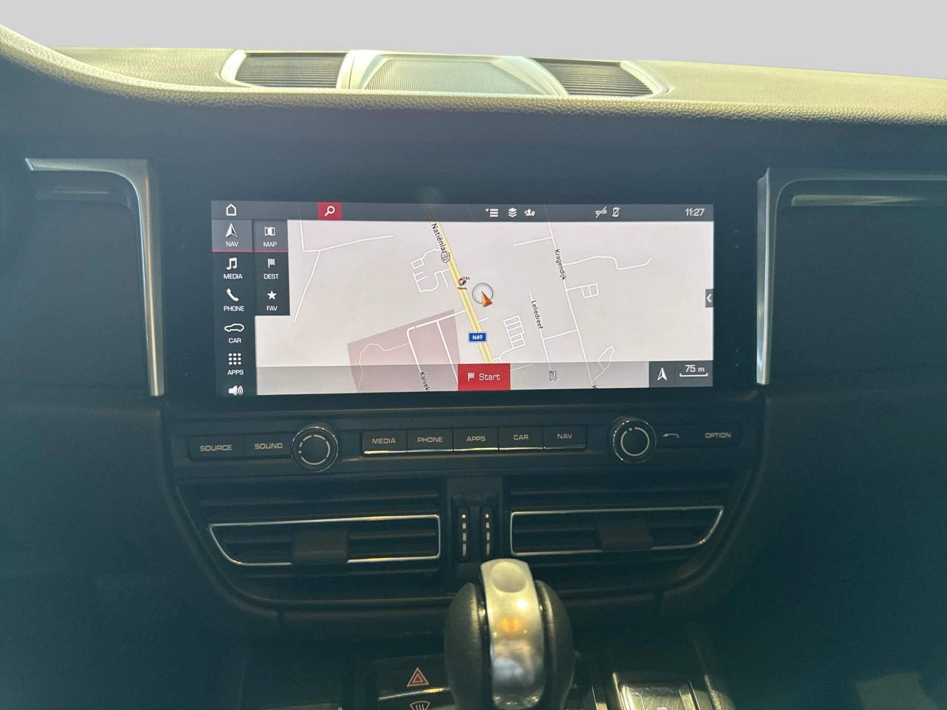 Porsche-Macan-image-10
