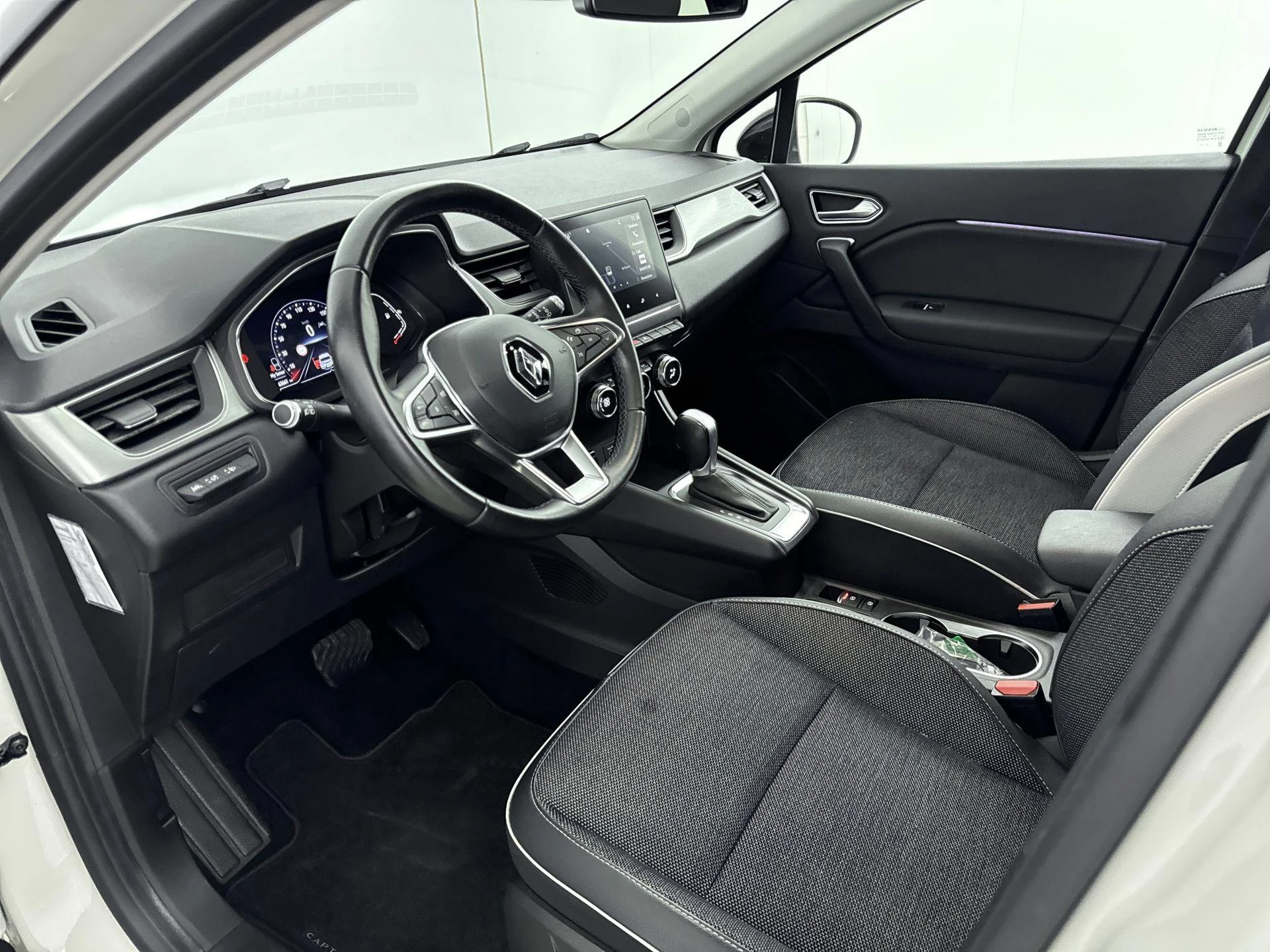 Renault-Captur-image-8