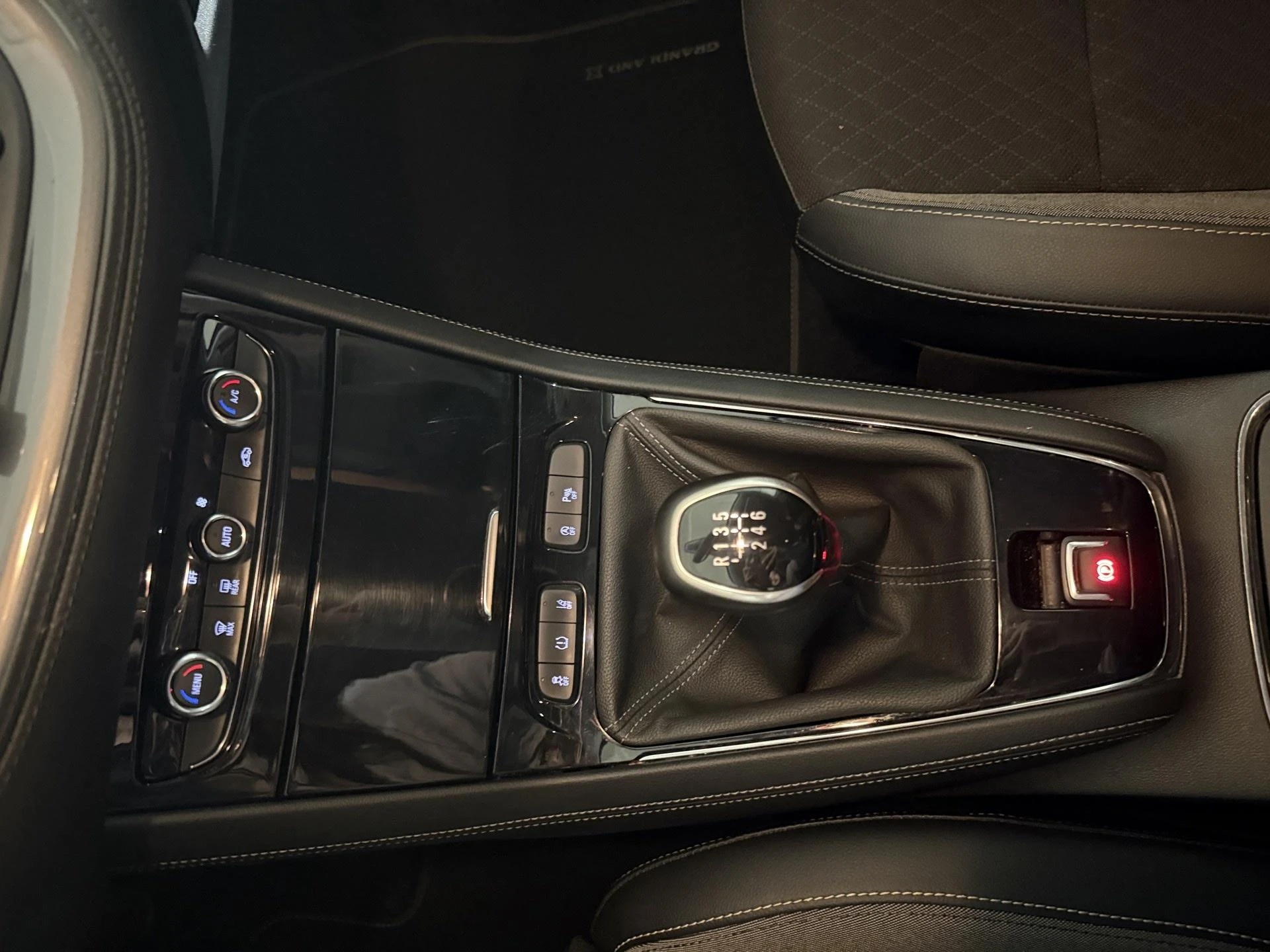 Opel-Grandland X-image-8