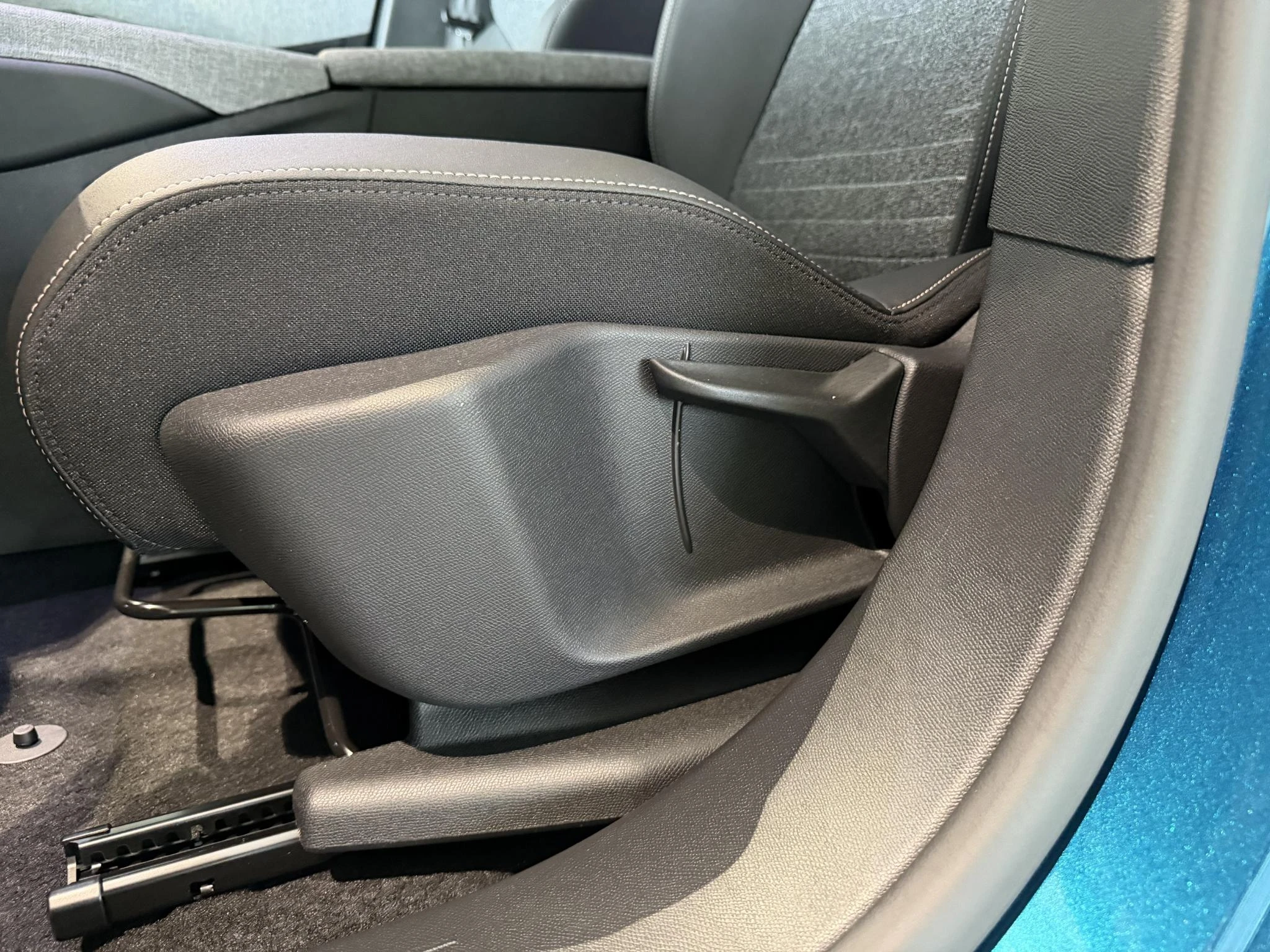 Peugeot-e-3008-image-8