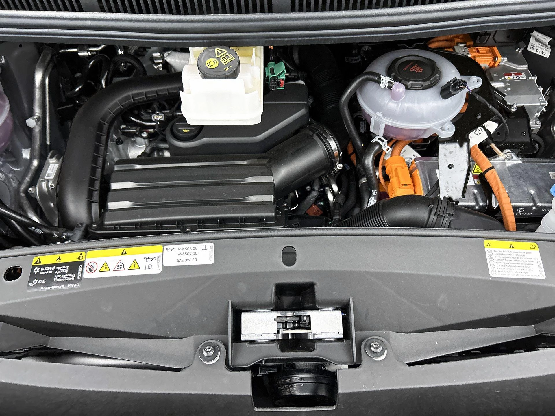 Volkswagen-Multivan-image-29