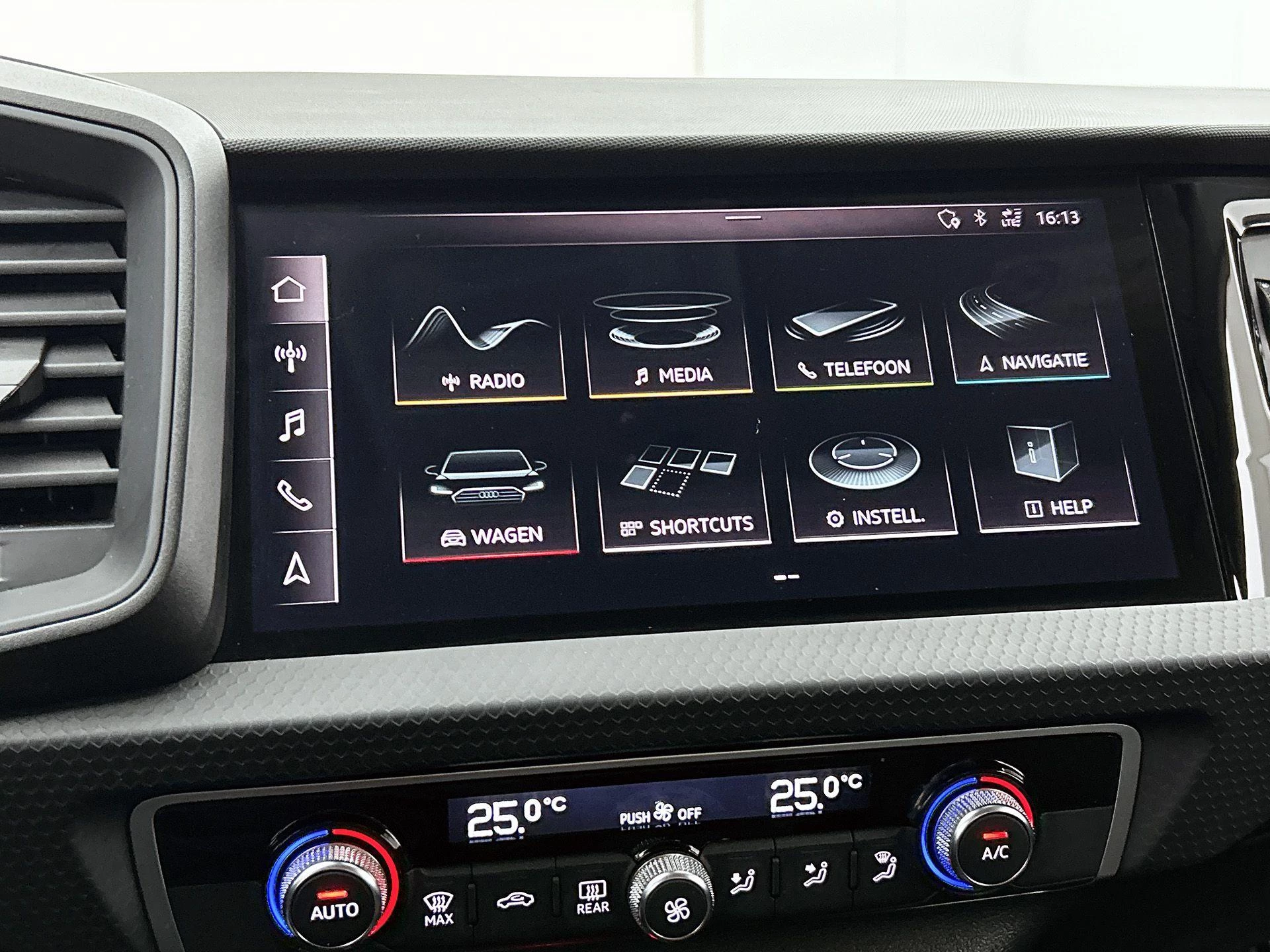 Audi-A1 Sportback-image-12