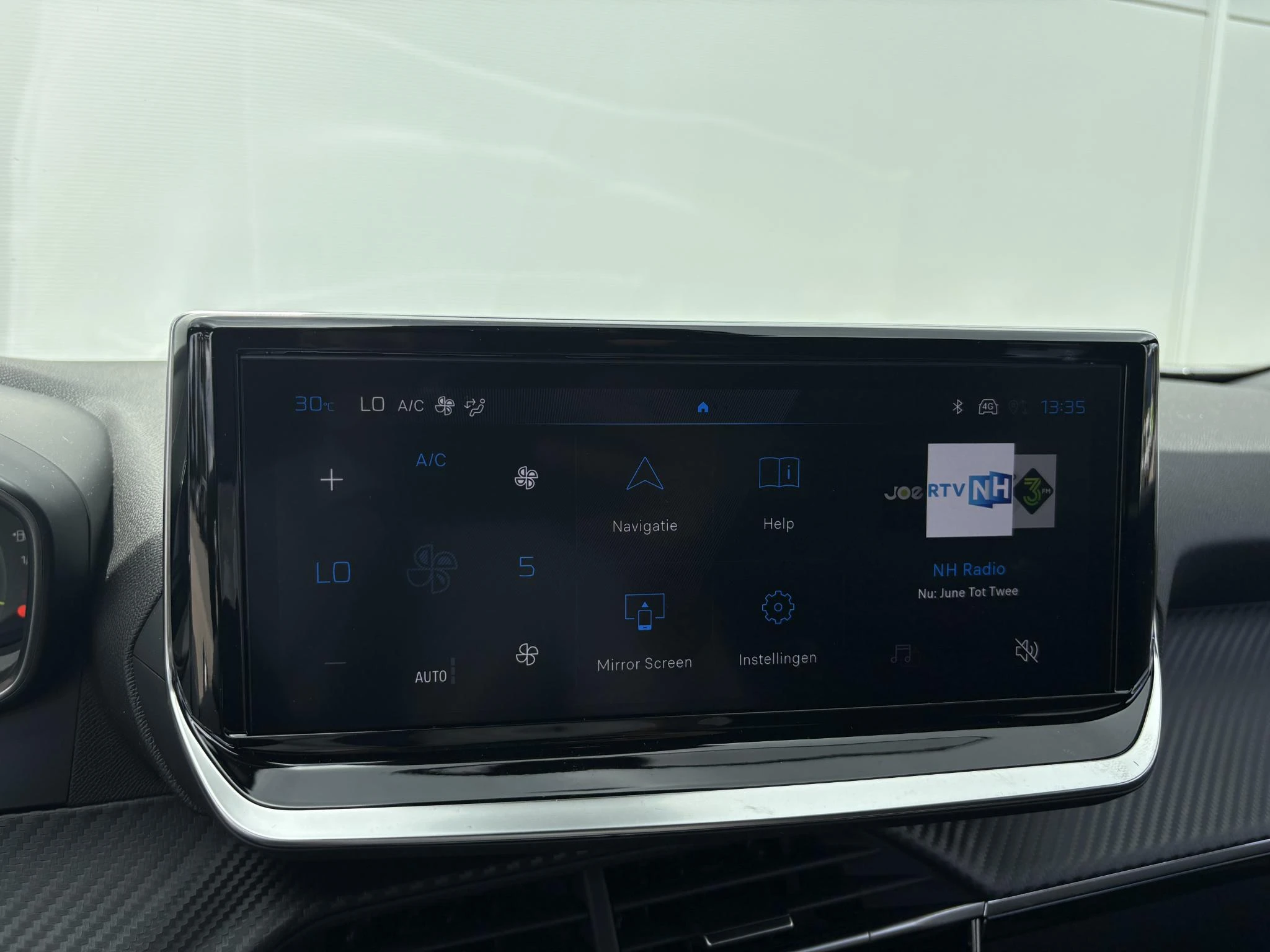 Peugeot-2008-image-18