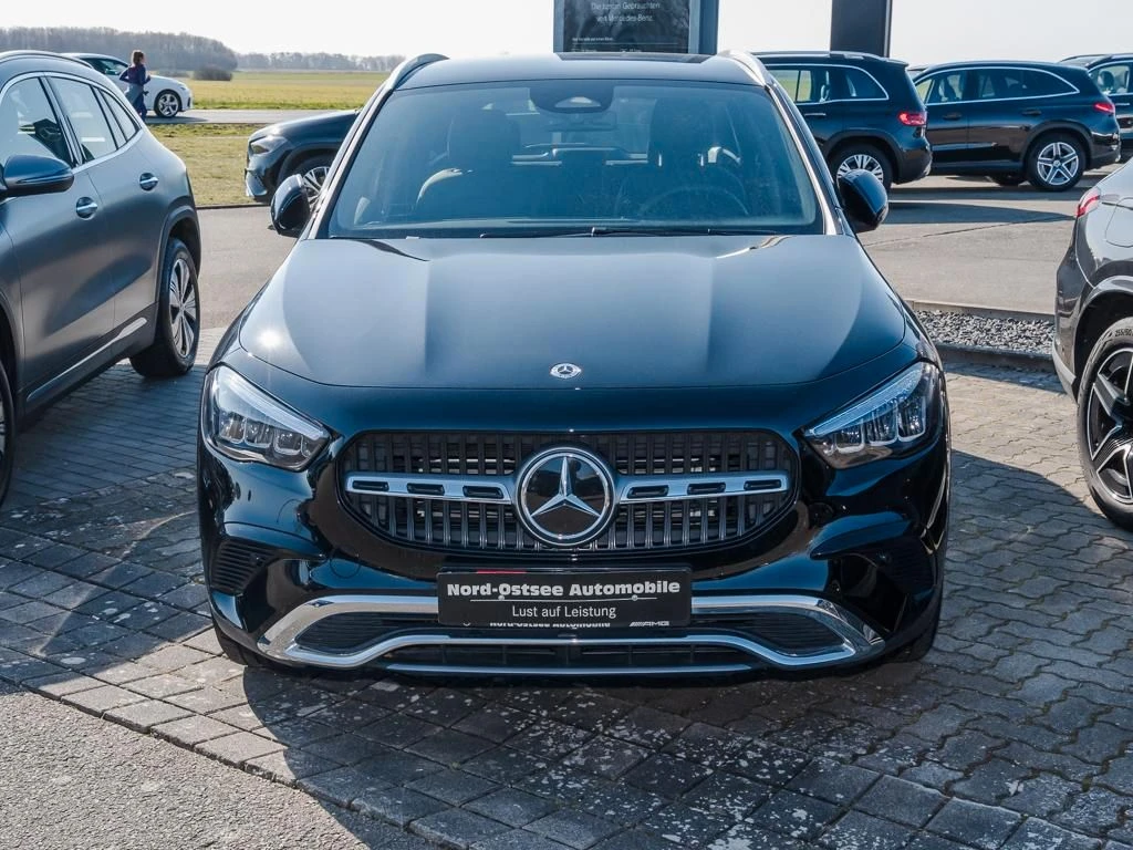 Mercedes-Benz-GLA 200 d-image-3