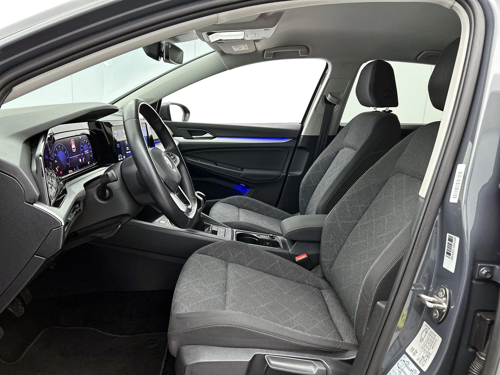 Volkswagen-Golf-image-31