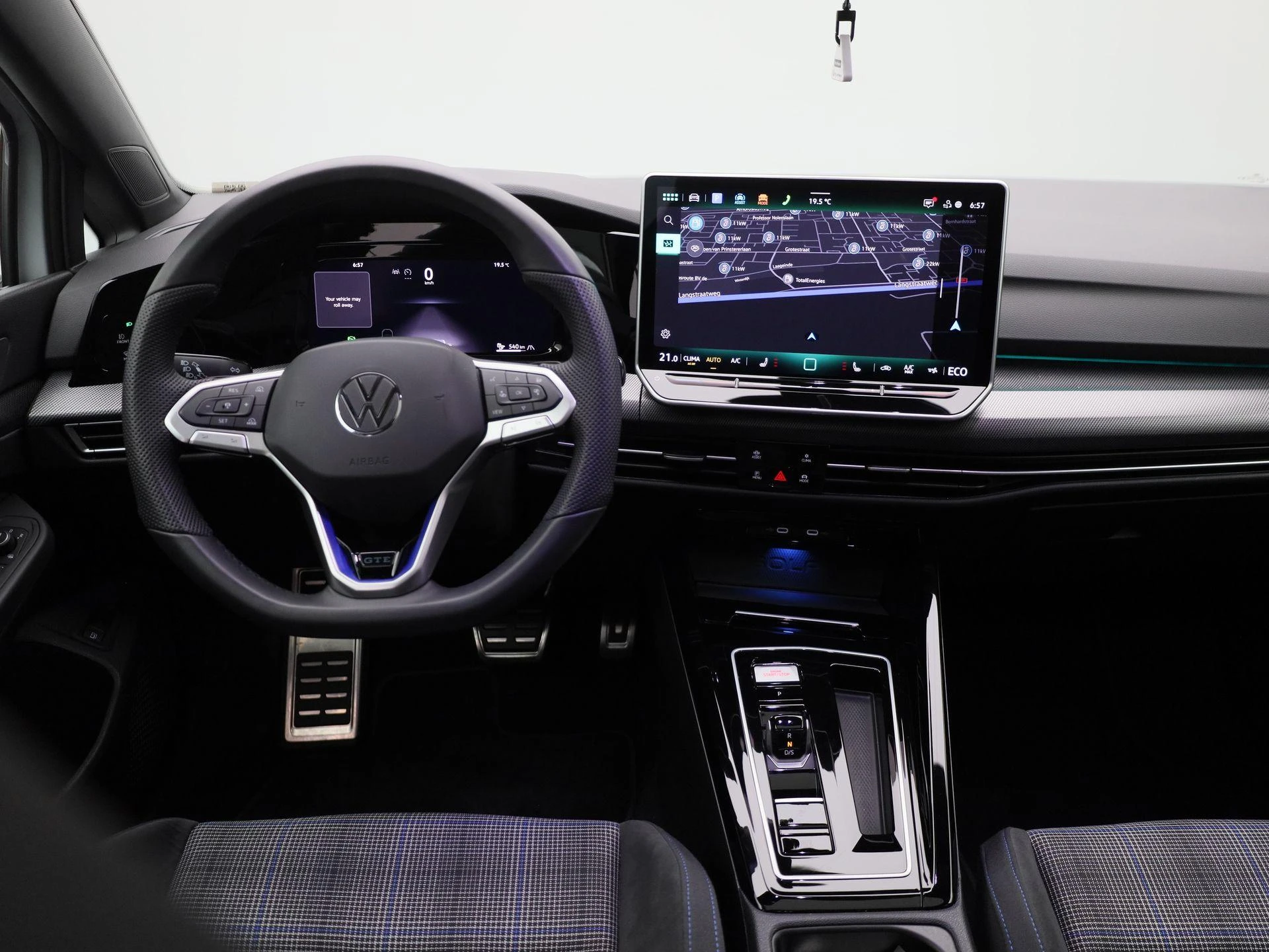 Volkswagen-Golf-image-6