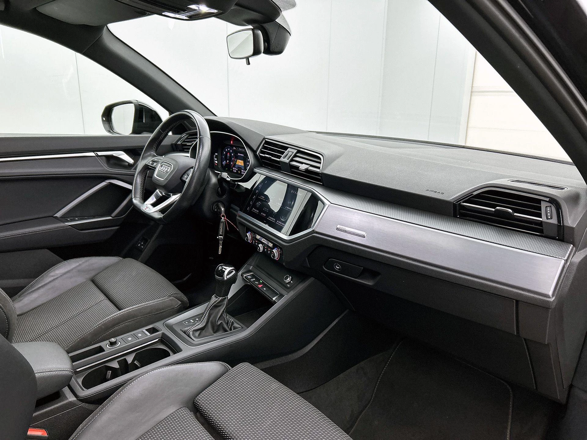 Audi Q3 45 TFSI e S edition 245 PK