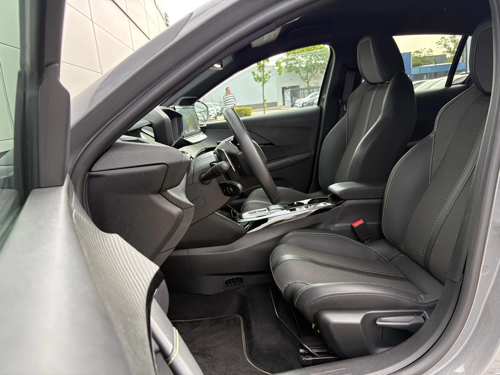 Peugeot 208 1.2 Hybrid 145 e-DCS6 GT