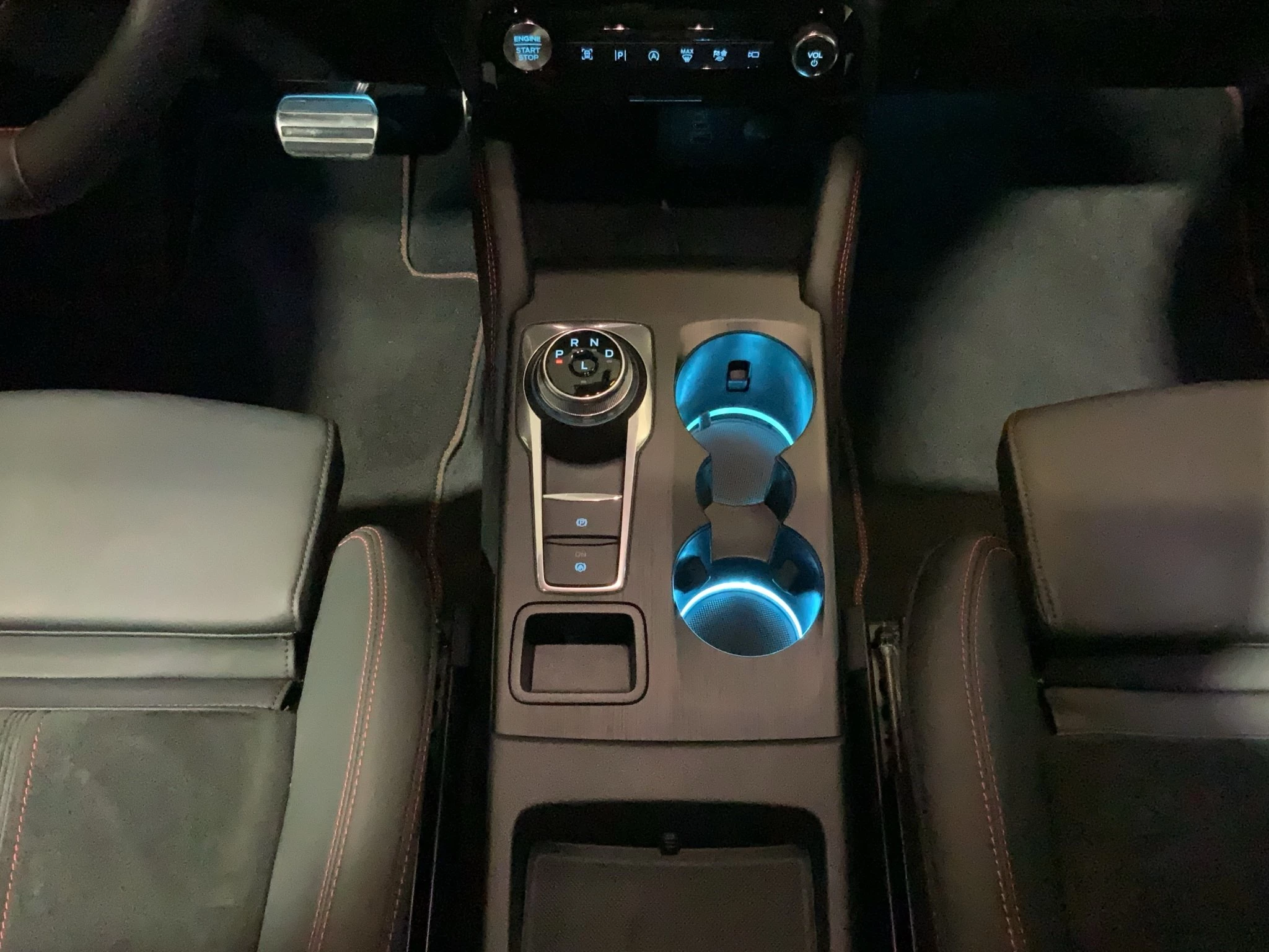 Ford Kuga ST-Line X Aut.*360GRAD*LED-MATRIX*NAVI*GRA*WINTER-PKT.