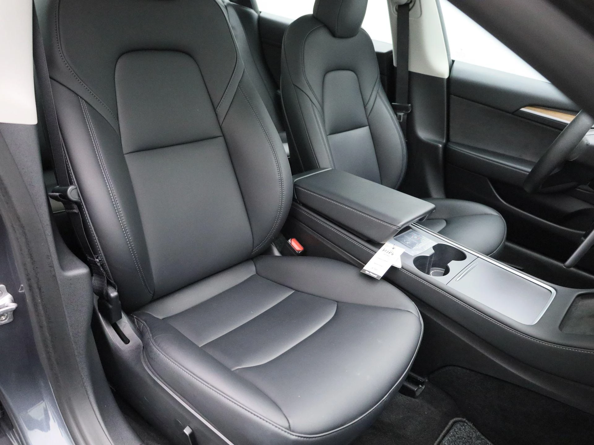 Tesla-Model 3-image-38